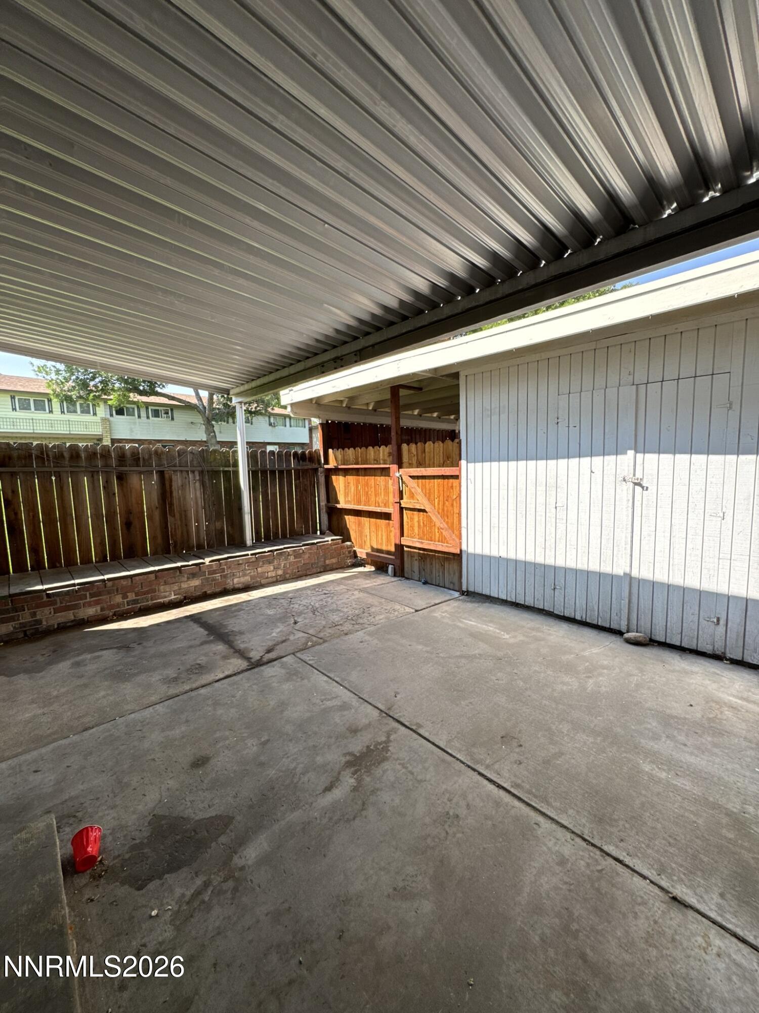 223 Smithridge Park Property Photo 6