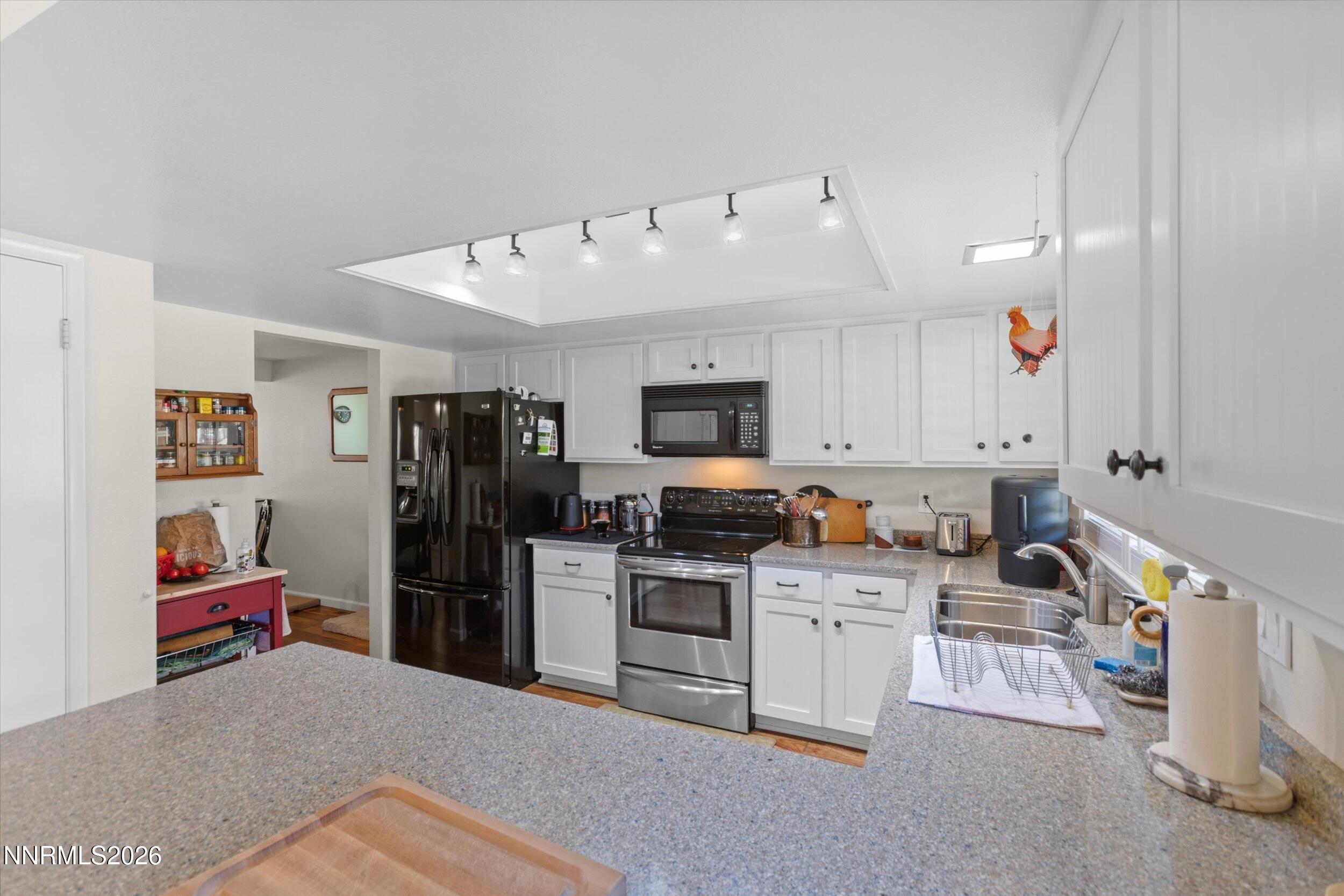 1529 Foster Drive Property Photo 7