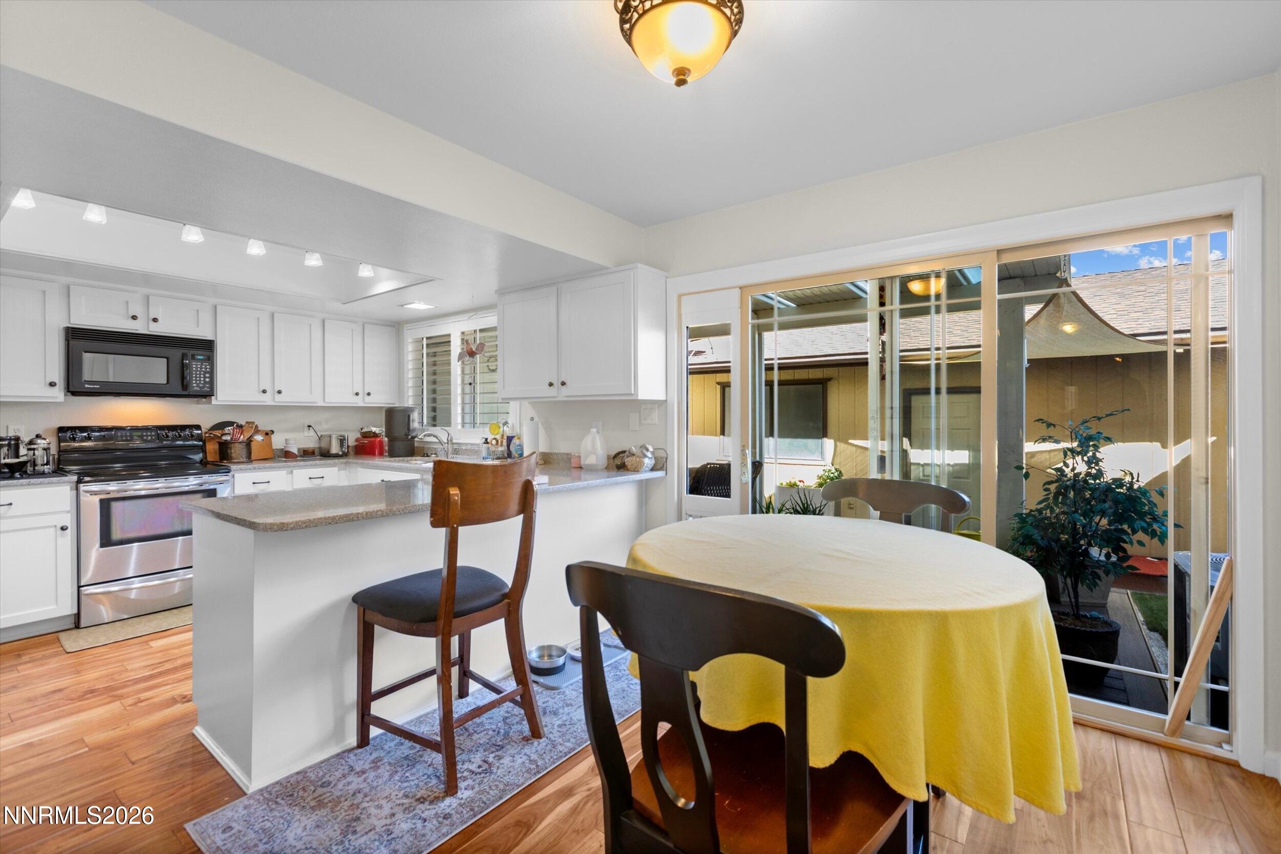 1529 Foster Drive Property Photo 8