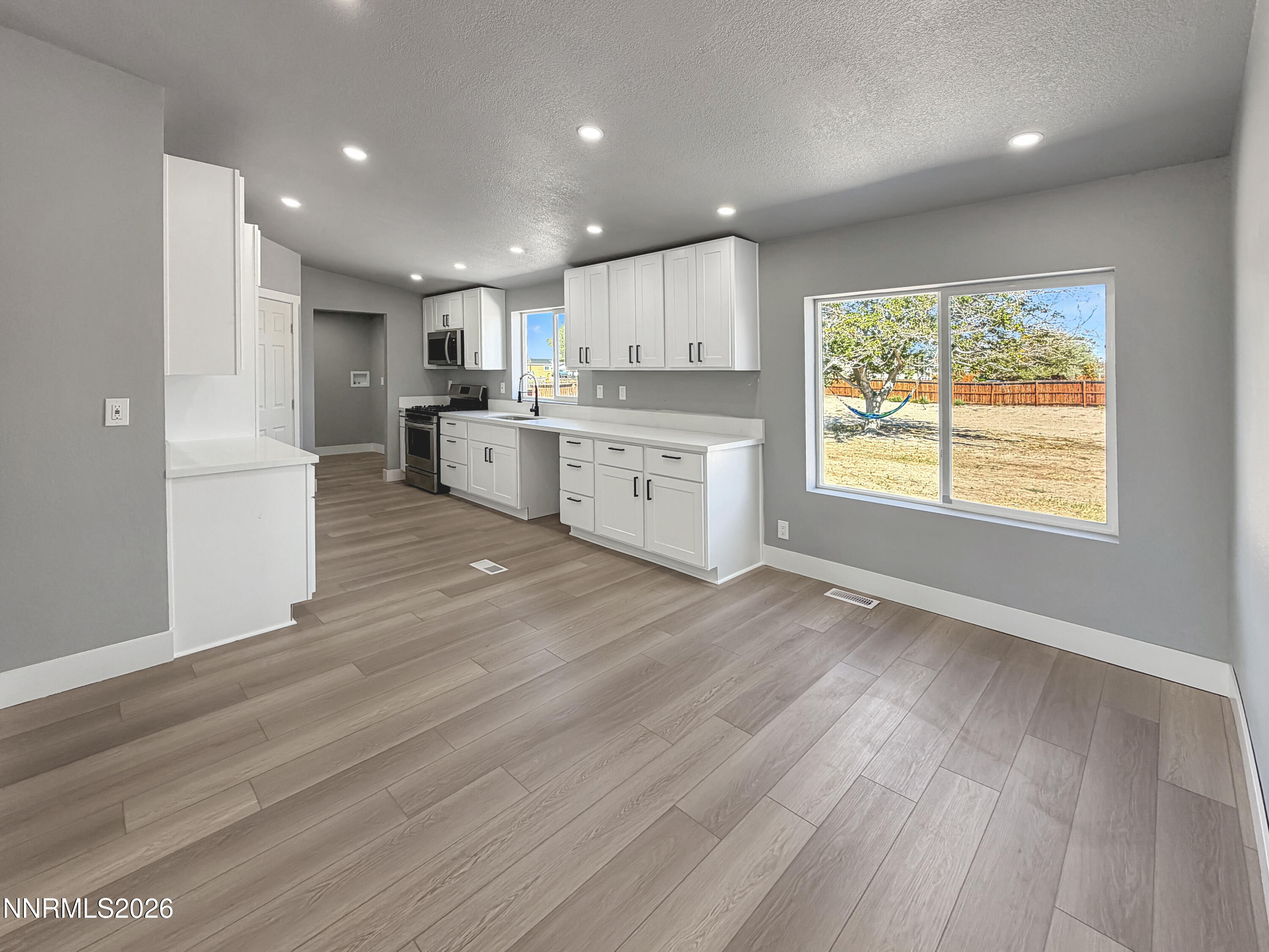 5510 Vanessa Drive Property Photo 3
