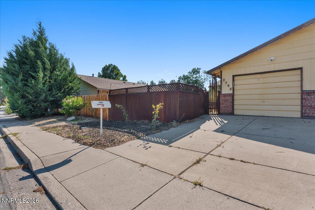 2765 Springland Drive Property Photo 1