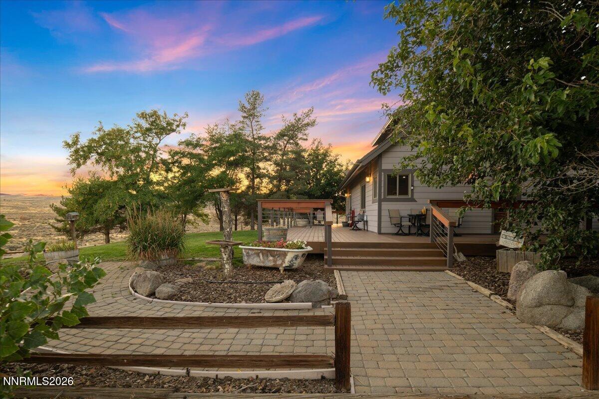 6000 Winnemucca Ranch Road Property Photo 9