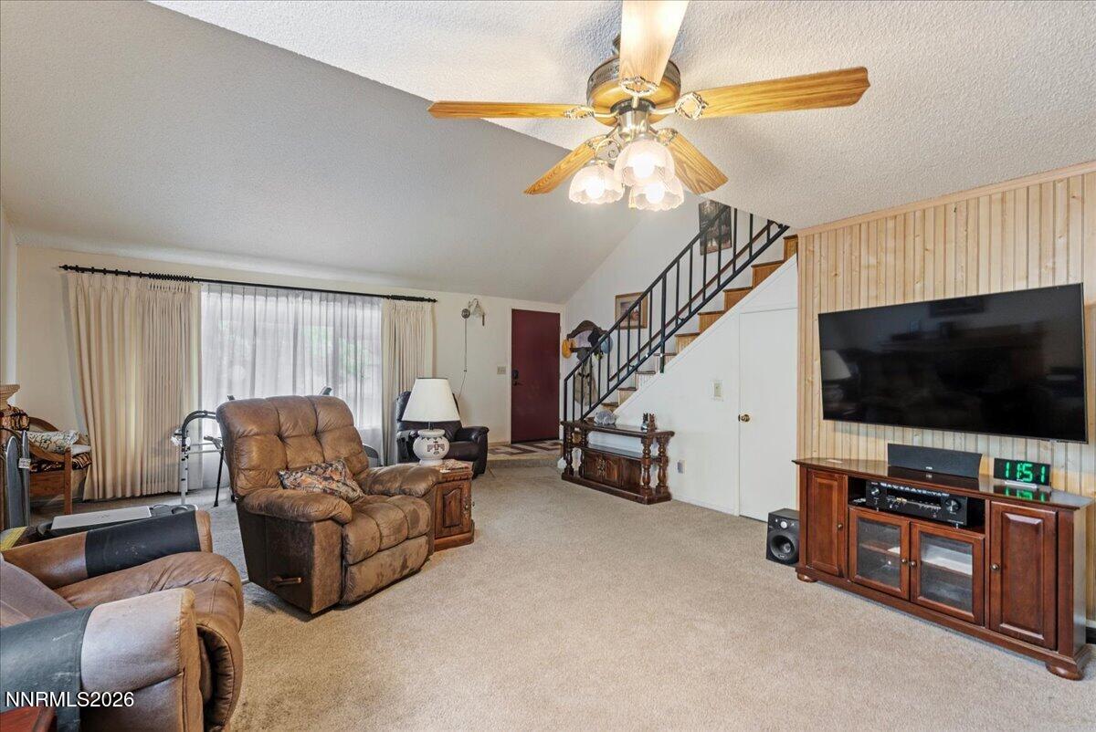 2580 Meadowbrook Lane Property Photo 2