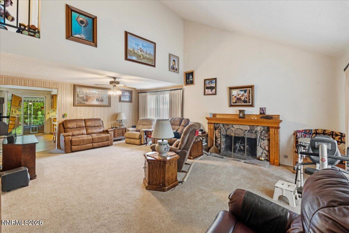 2580 Meadowbrook Lane Property Photo 5