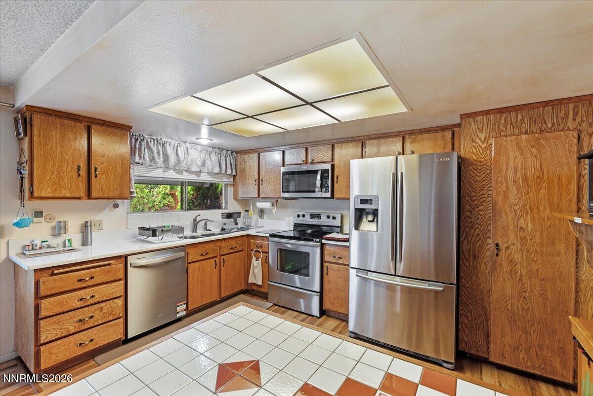 2580 Meadowbrook Lane Property Photo 12