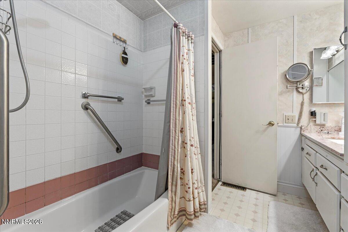 2580 Meadowbrook Lane Property Photo 14