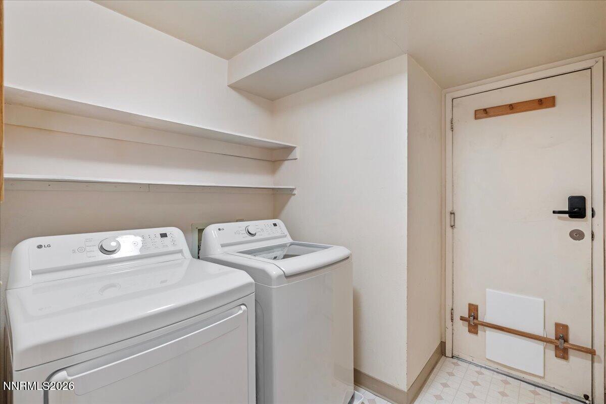 2580 Meadowbrook Lane Property Photo 21