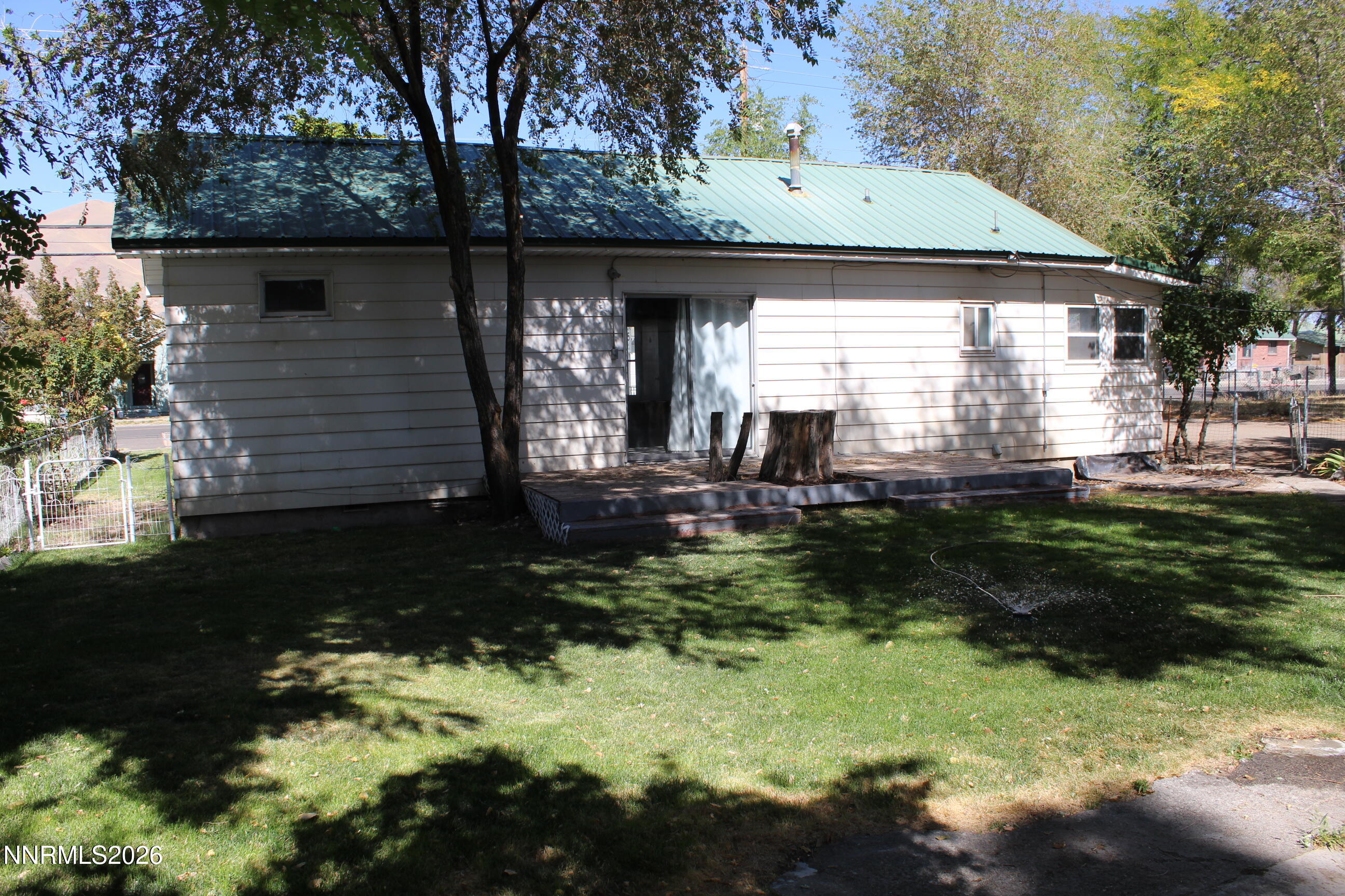 219 E 4th Street Property Photo 4