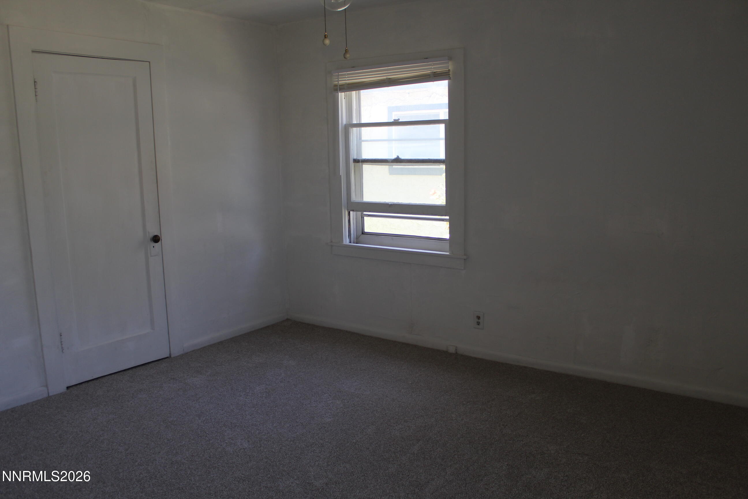 219 E 4th Street Property Photo 6