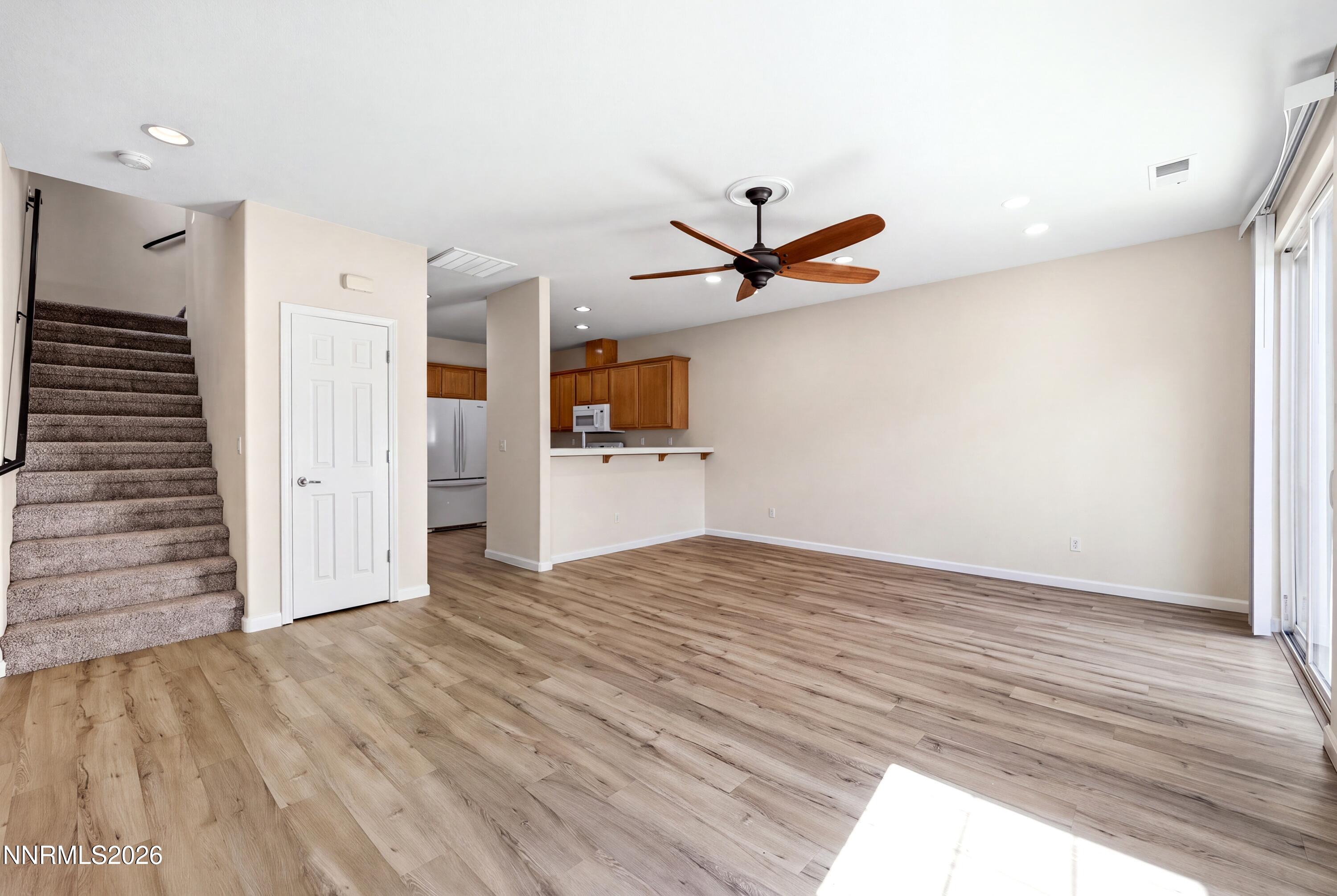 1865 Stetson Drive Property Photo 5
