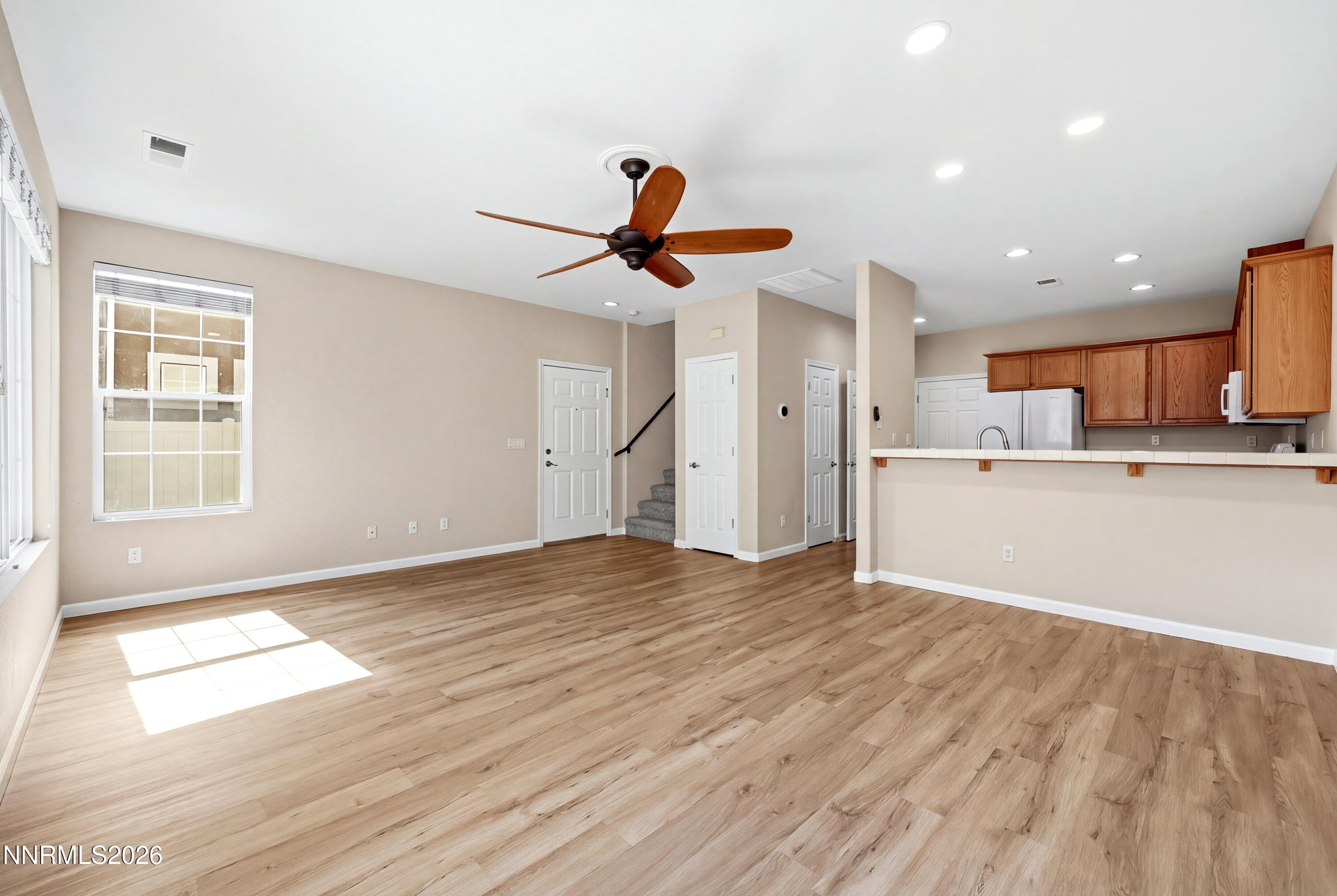 1865 Stetson Drive Property Photo 6
