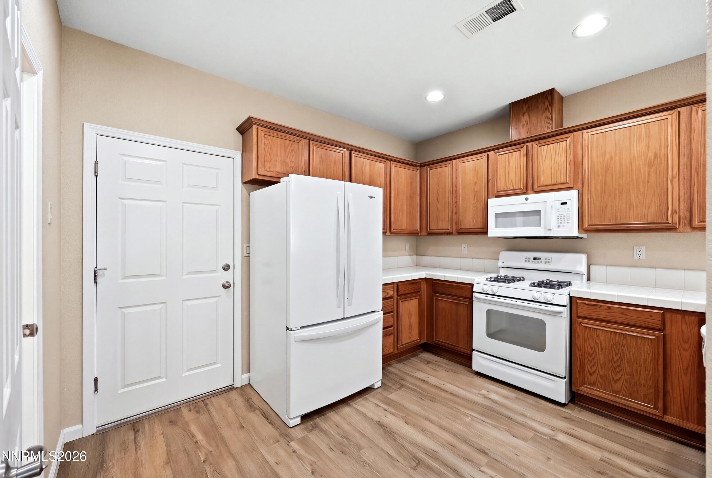 1865 Stetson Drive Property Photo 8