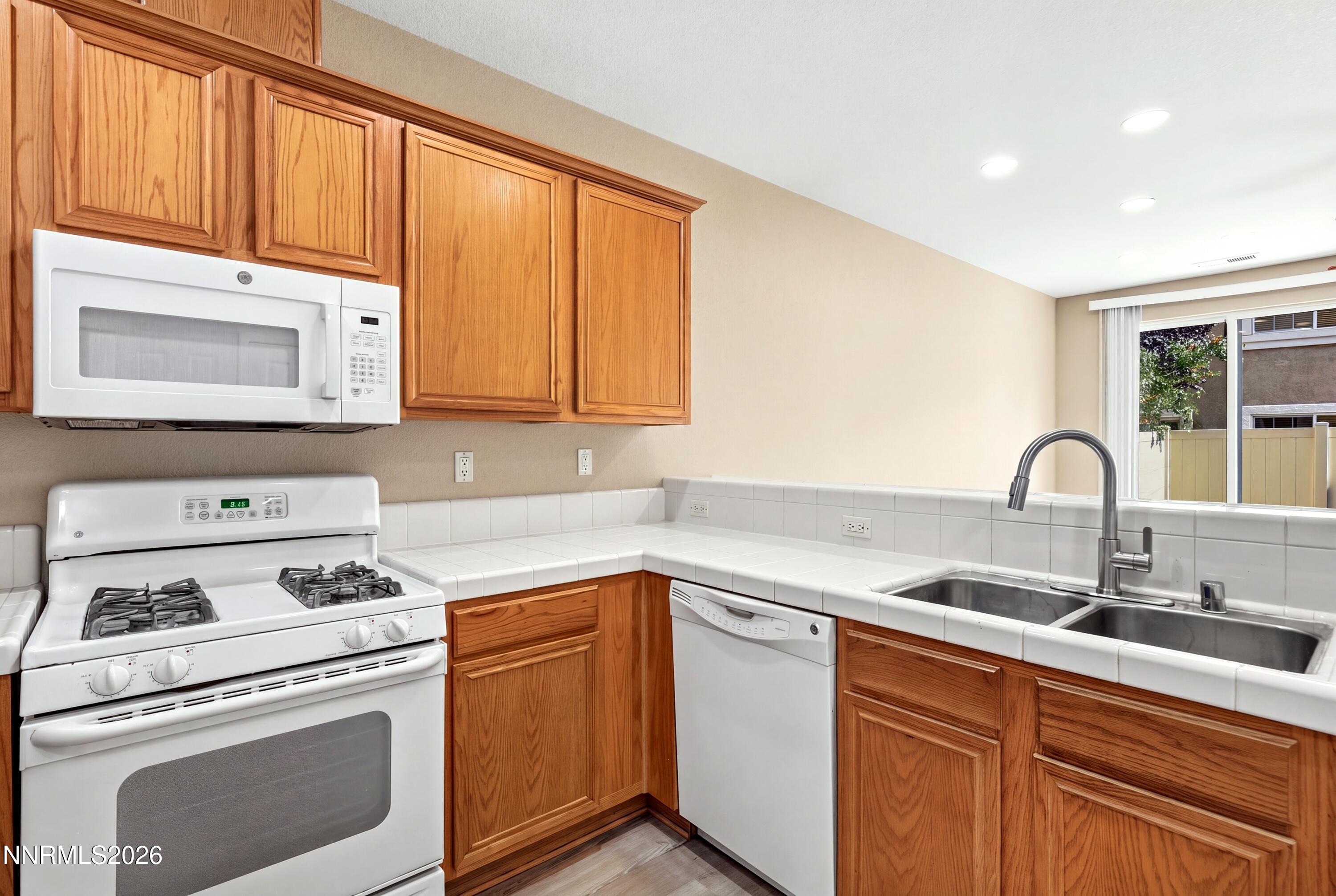 1865 Stetson Drive Property Photo 11