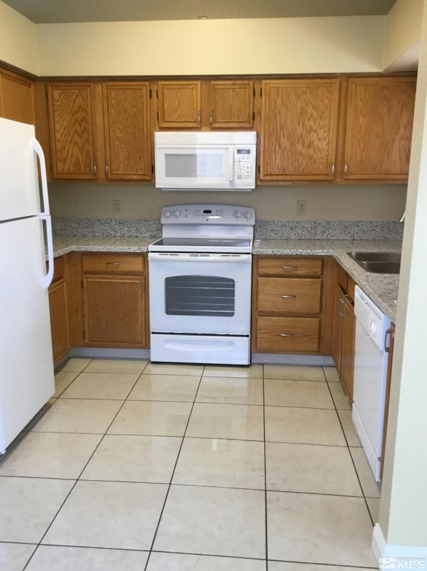 6950 Forsythia Way Property Photo 4