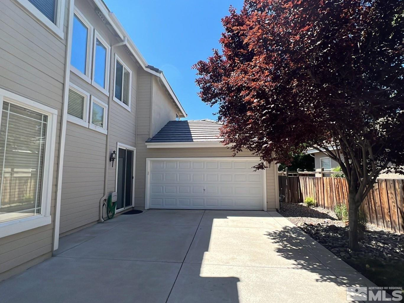 2663 Chaucer Street Property Photo 4
