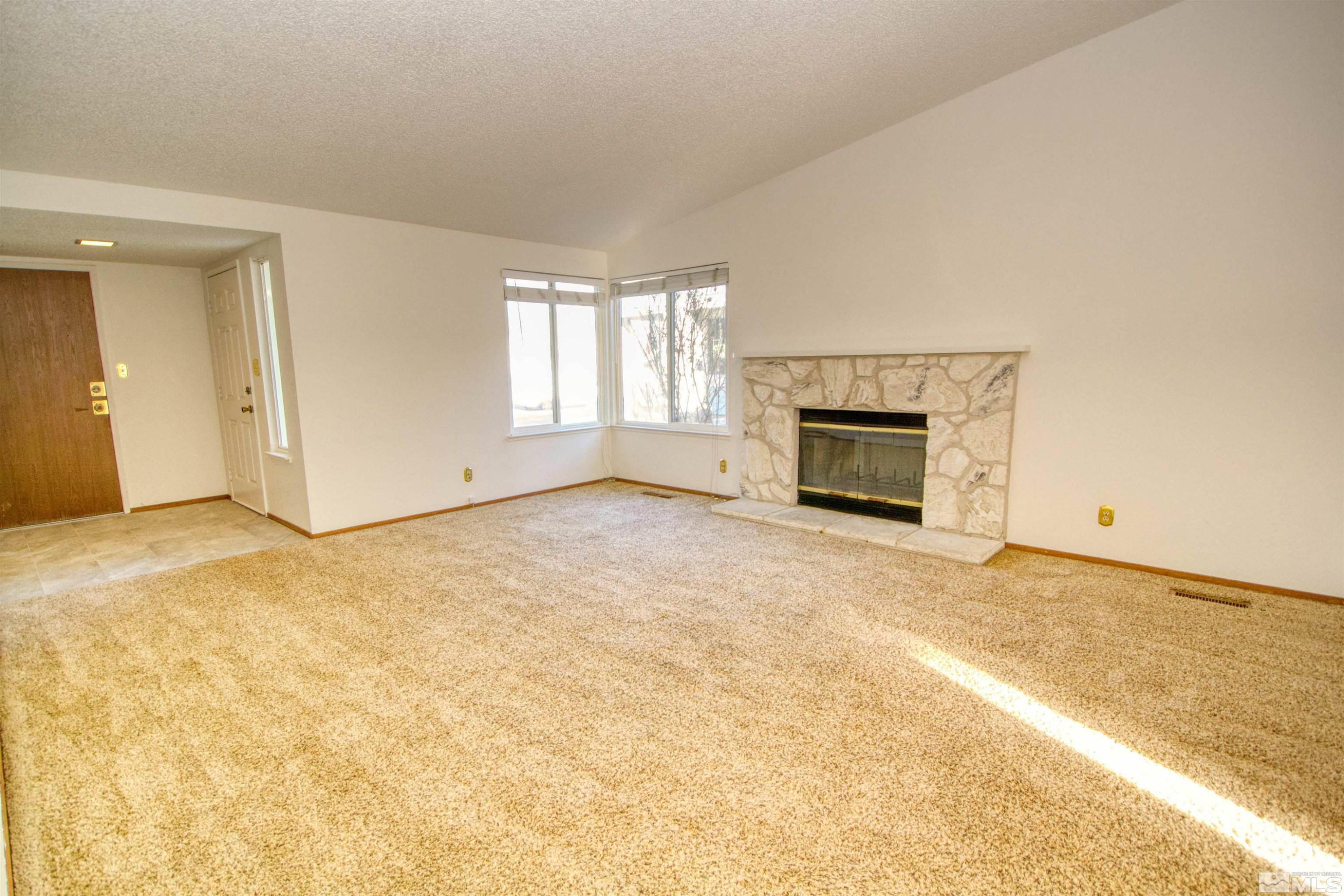 2212 Wabash Circle Property Photo 5