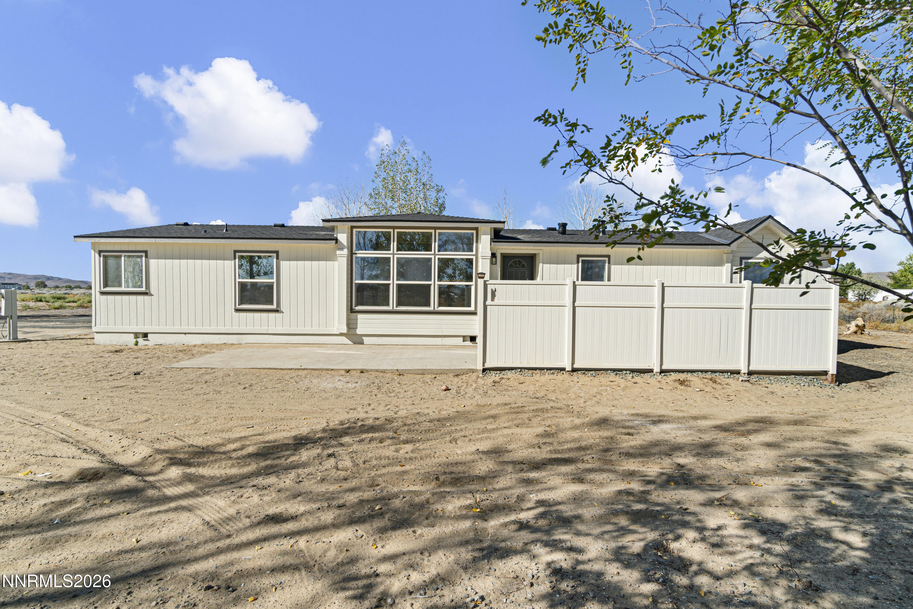 2965 E 8th Street Property Photo 3
