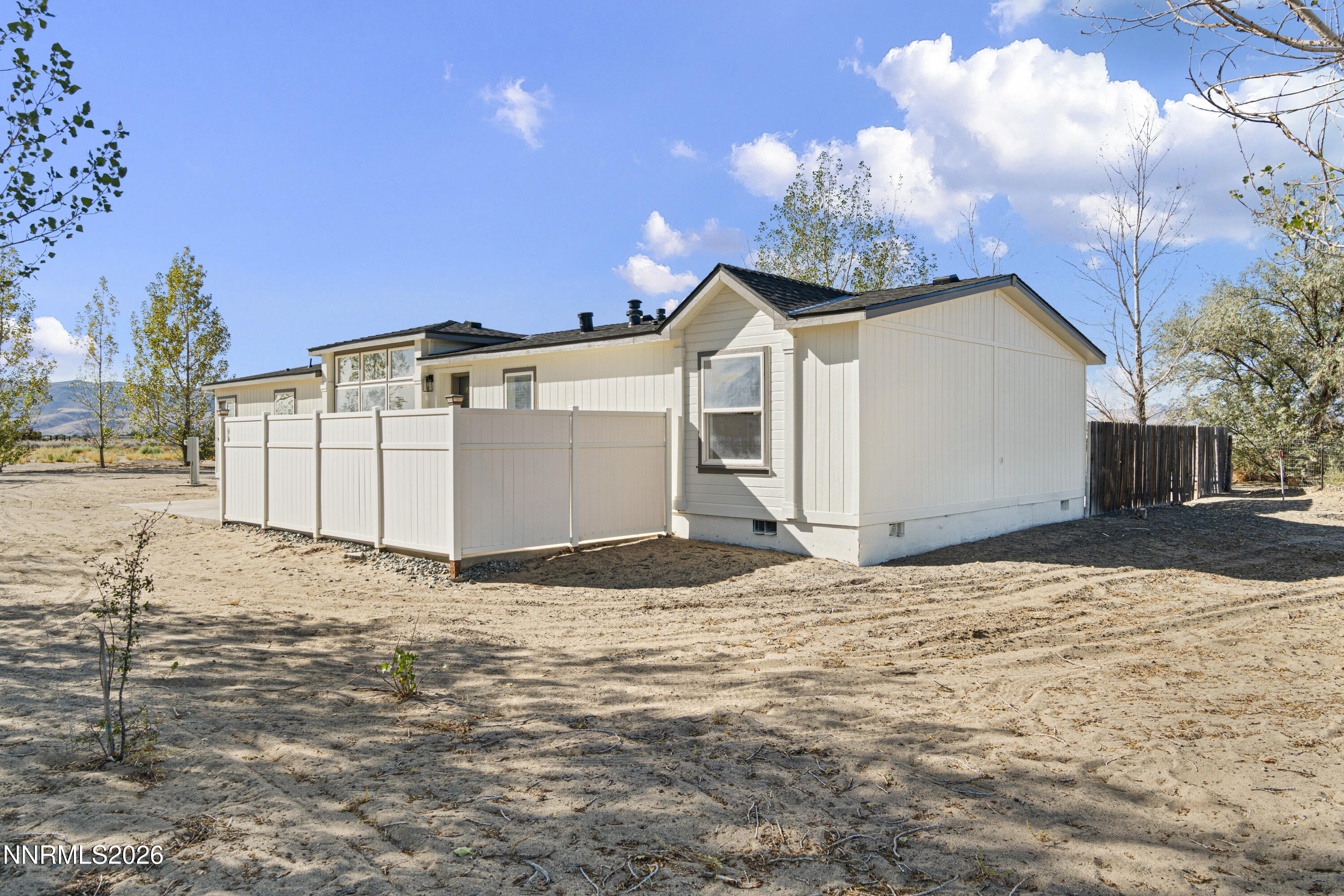 2965 E 8th Street Property Photo 4
