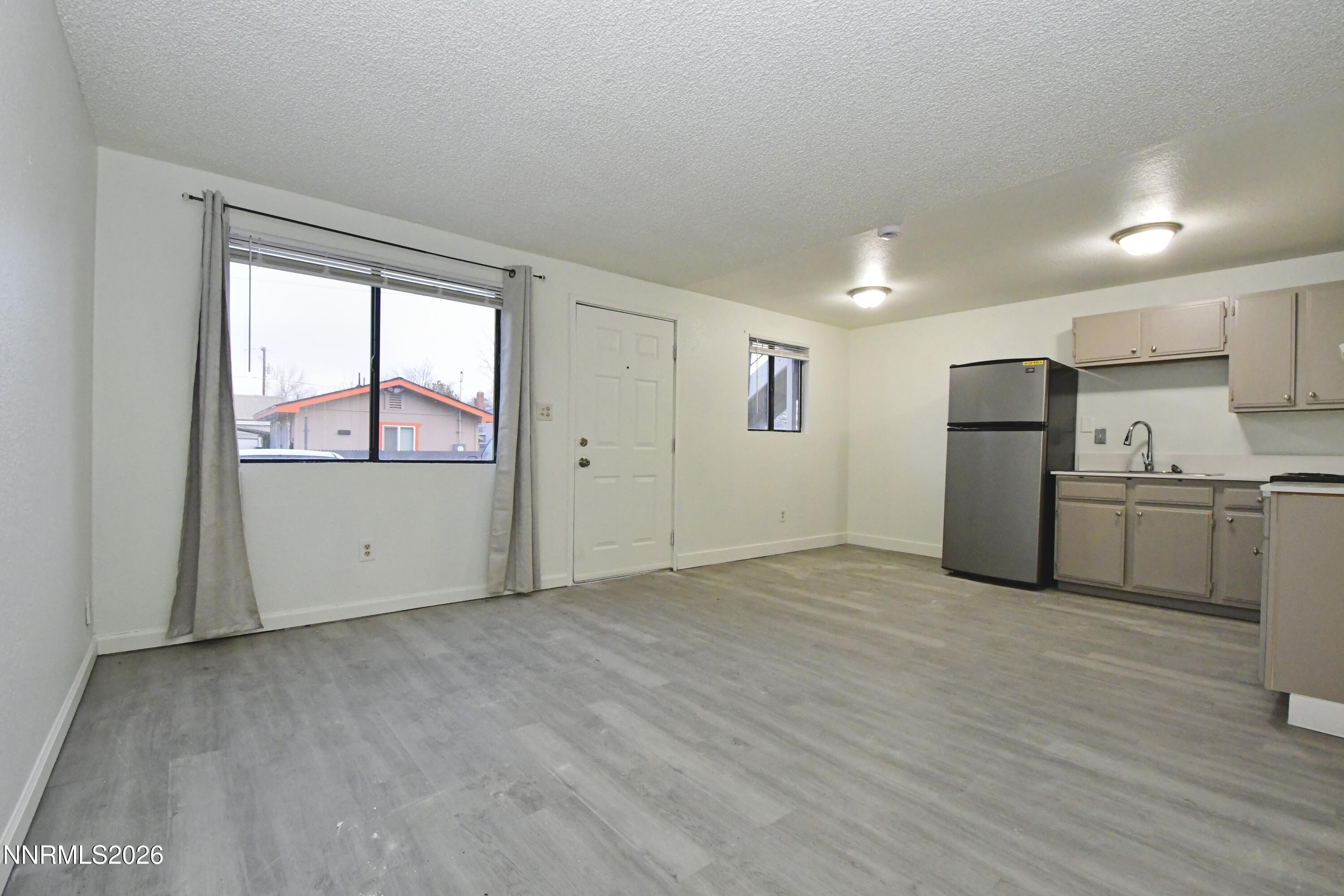 1140 E Street Property Photo 3