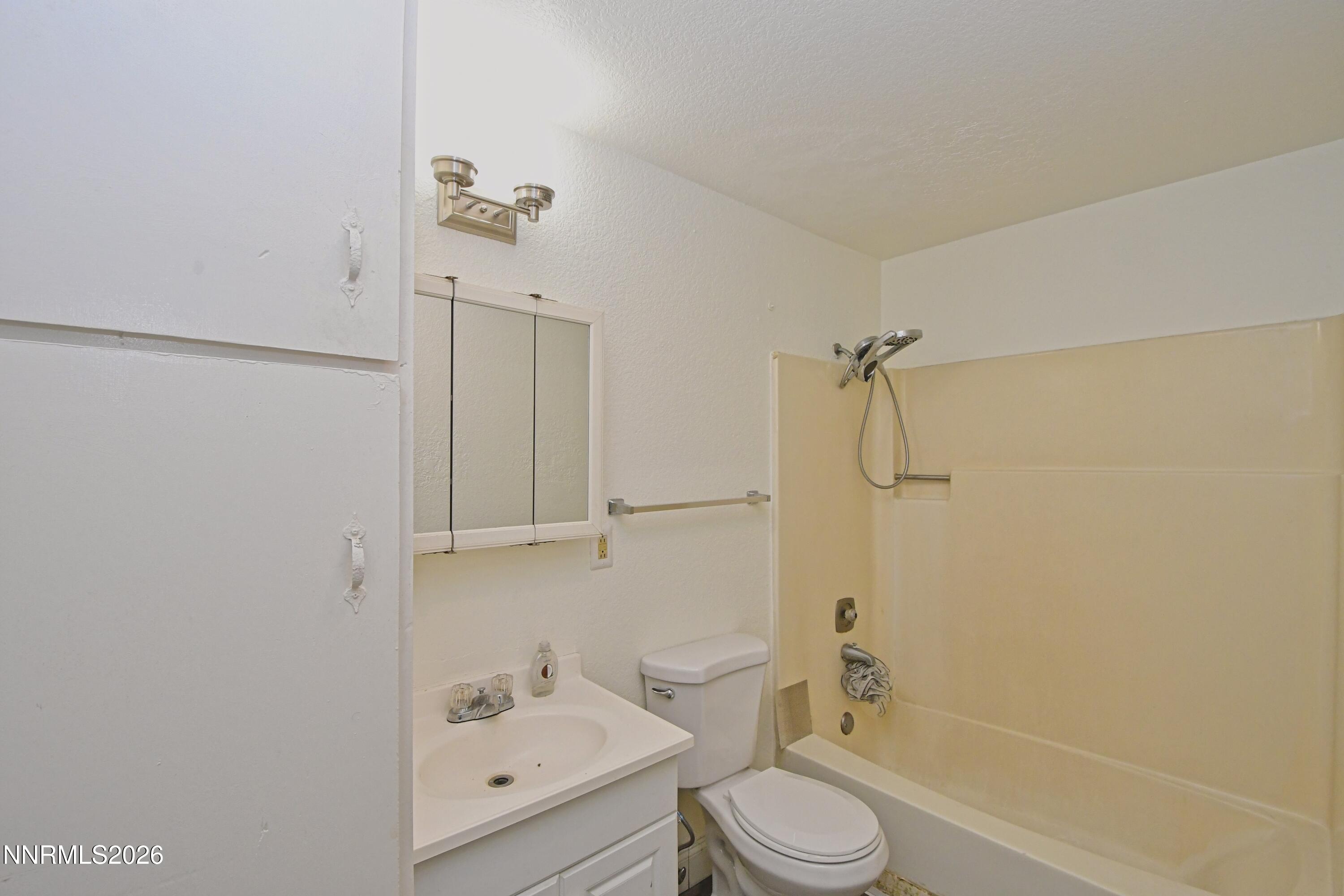 1140 E Street Property Photo 9