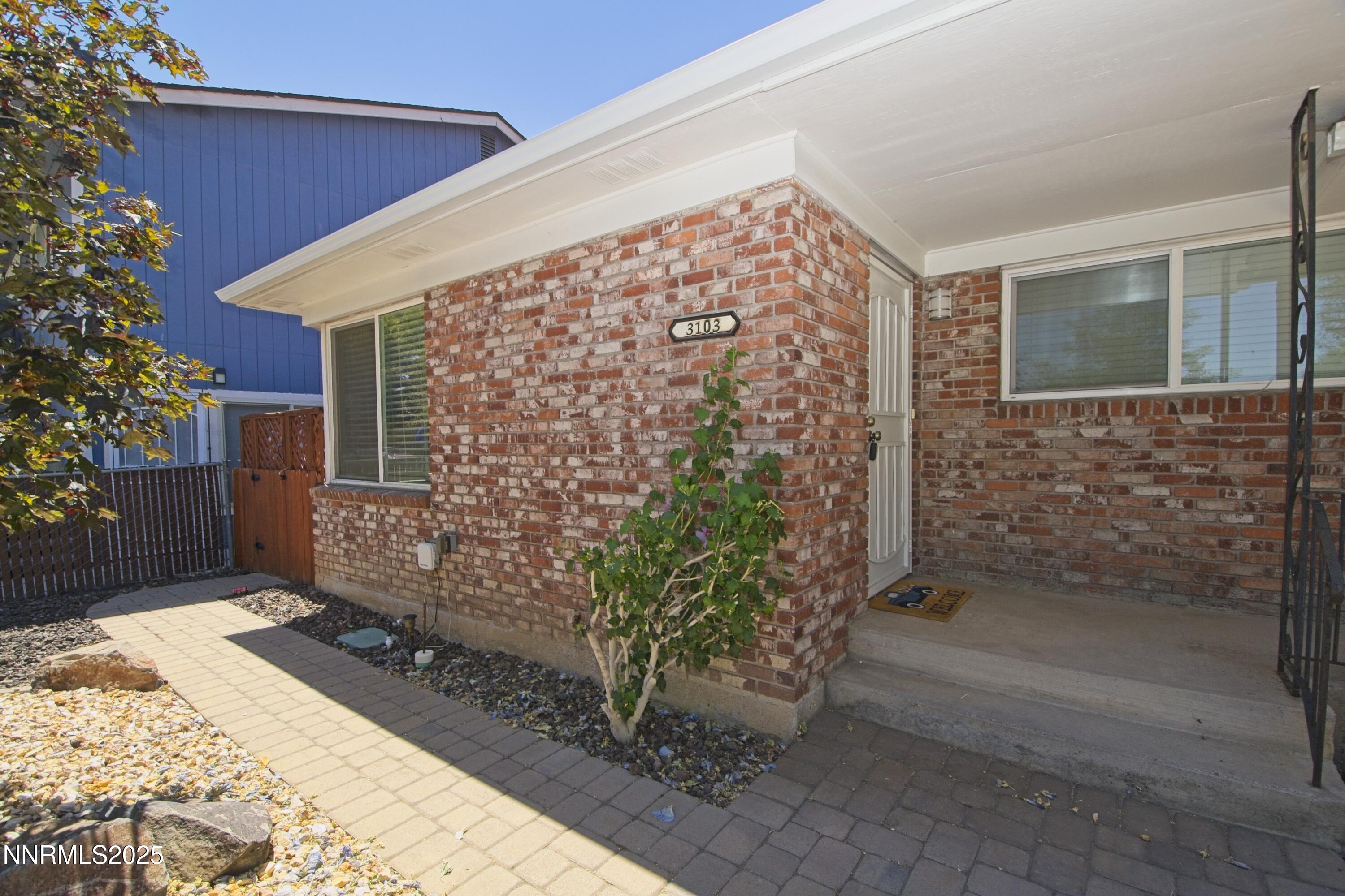 3103 Lakeside Drive Property Photo 1