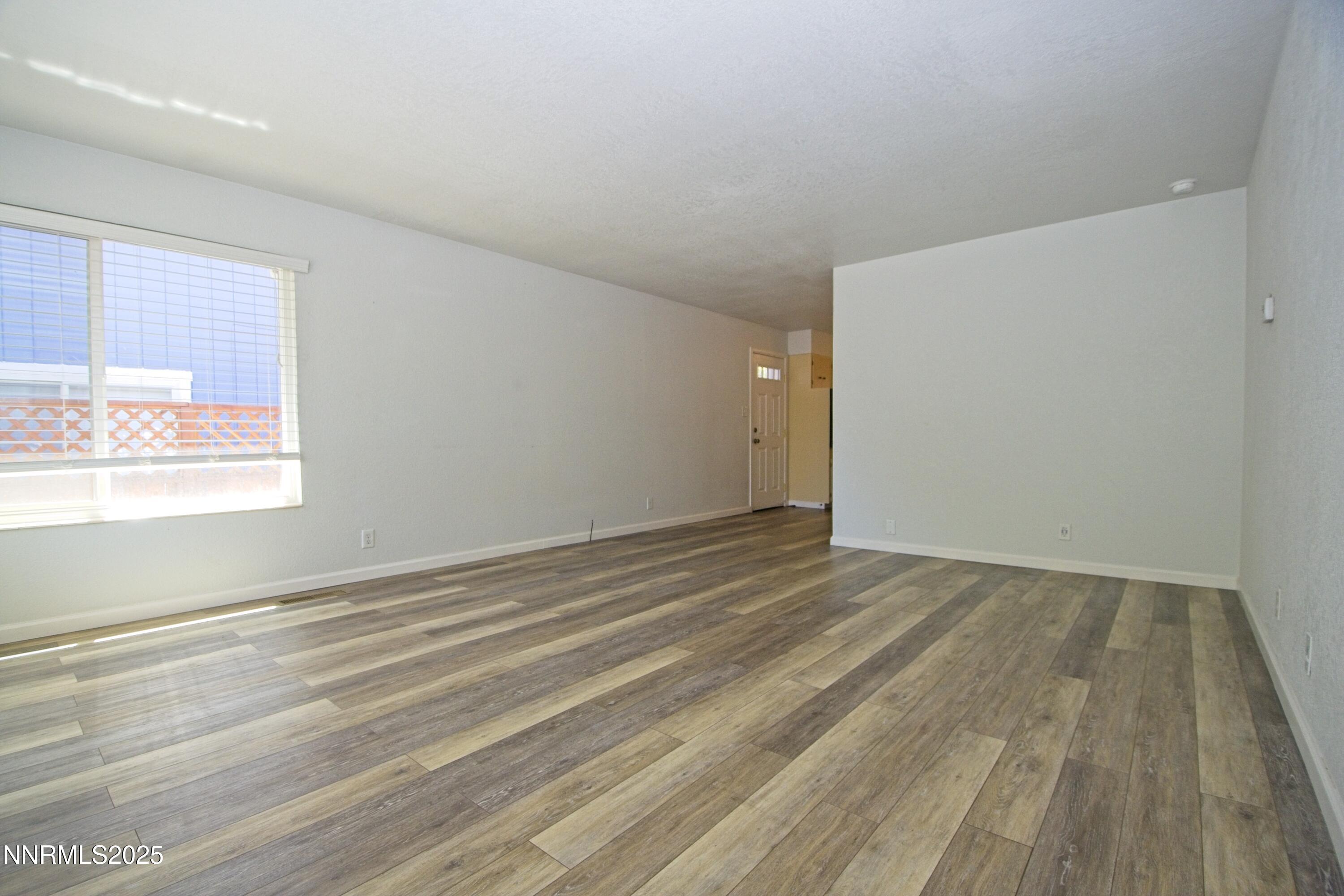 3103 Lakeside Drive Property Photo 2