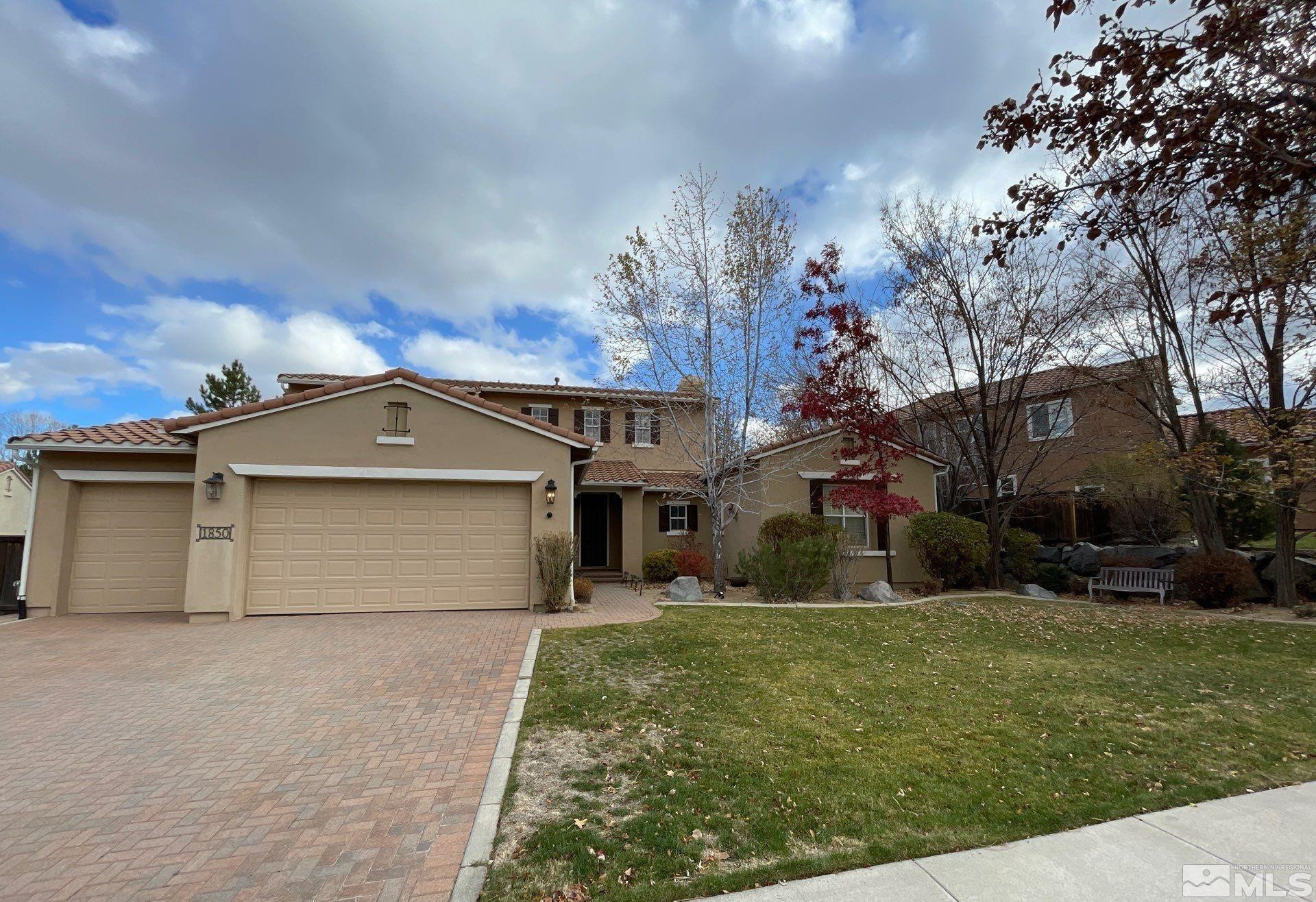 1850 Sun Shadow Court Property Photo 2