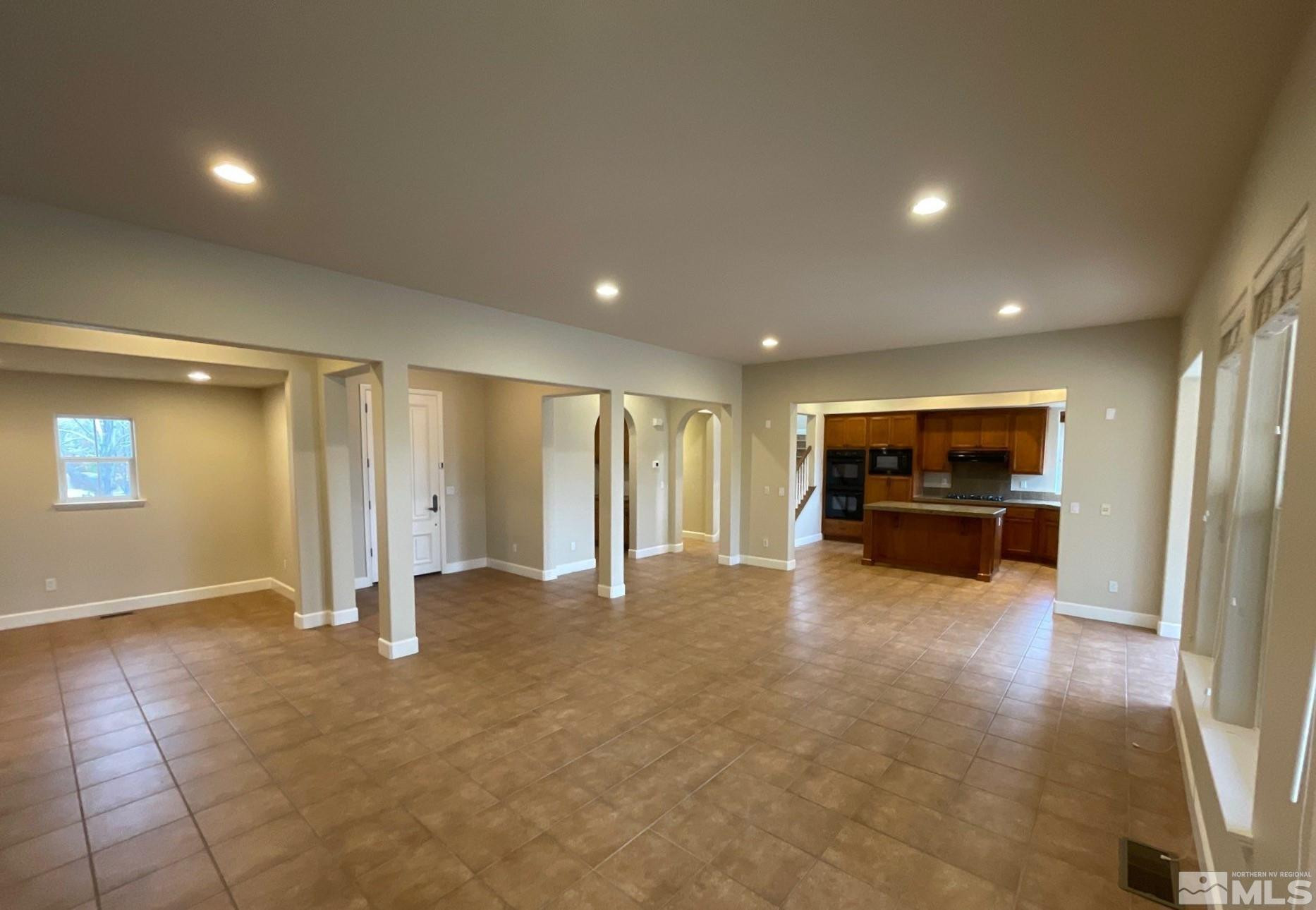 1850 Sun Shadow Court Property Photo 3