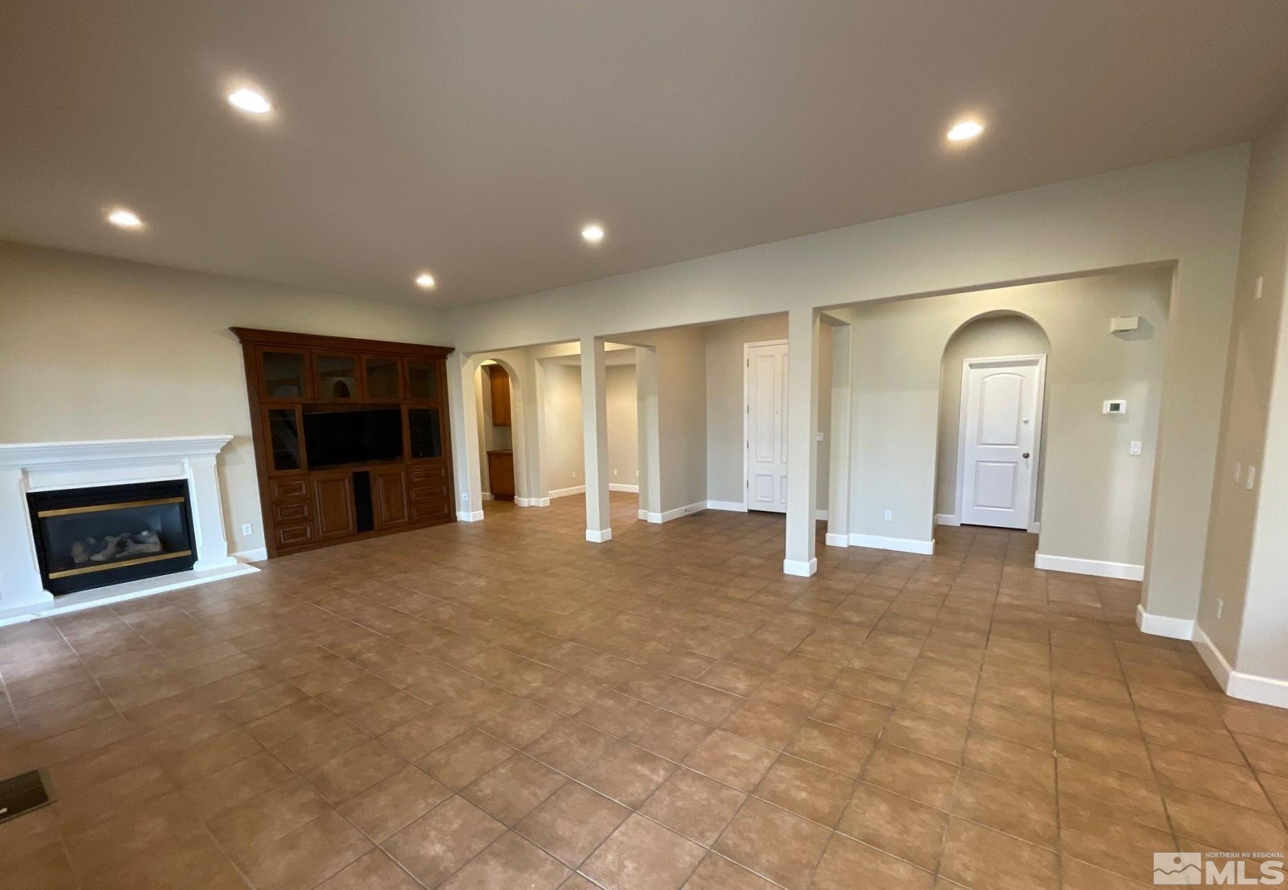 1850 Sun Shadow Court Property Photo 4
