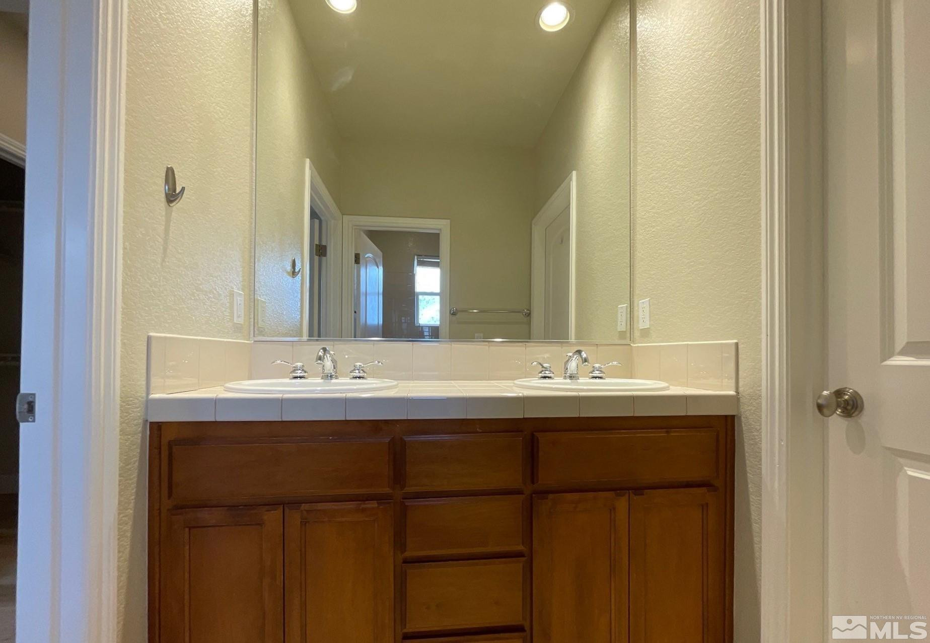 1850 Sun Shadow Court Property Photo 23