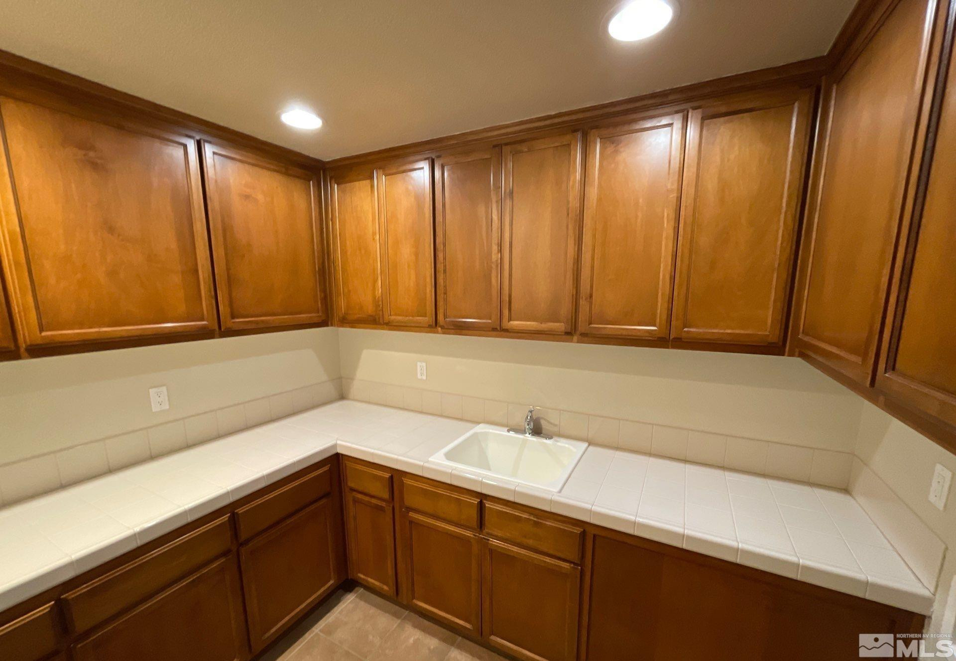 1850 Sun Shadow Court Property Photo 25