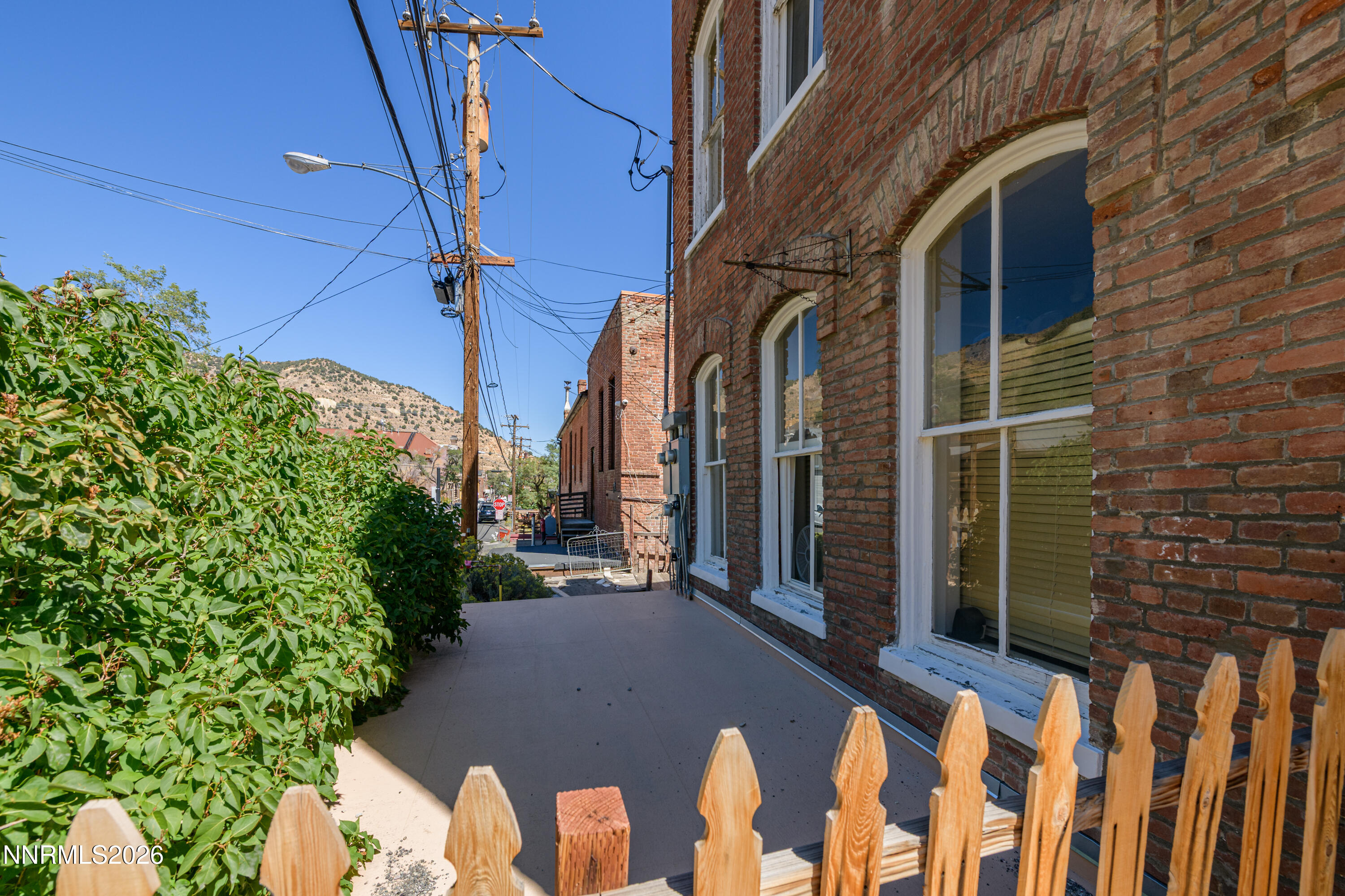 121 S B Street Property Photo 3