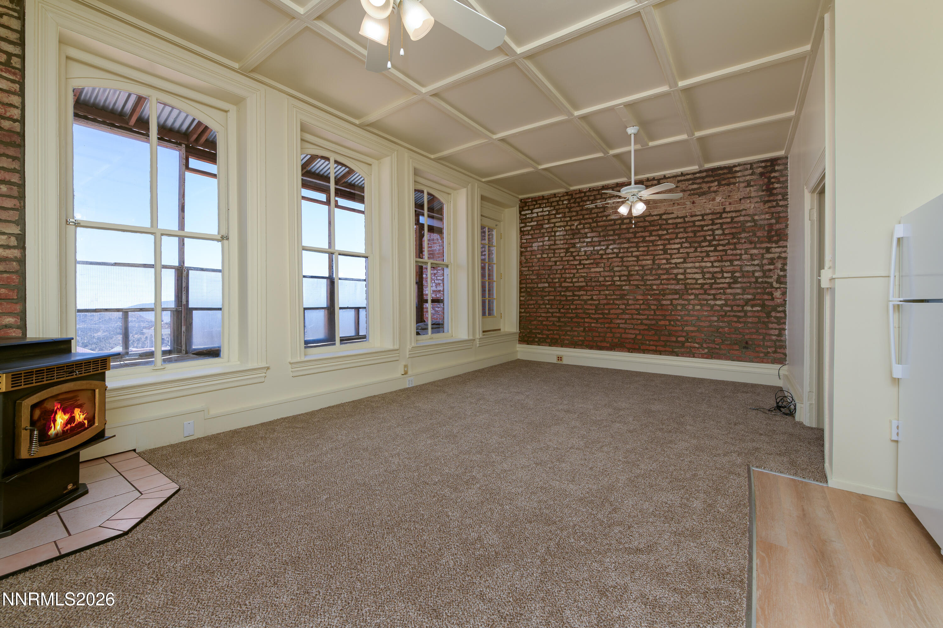 121 S B Street Property Photo 7