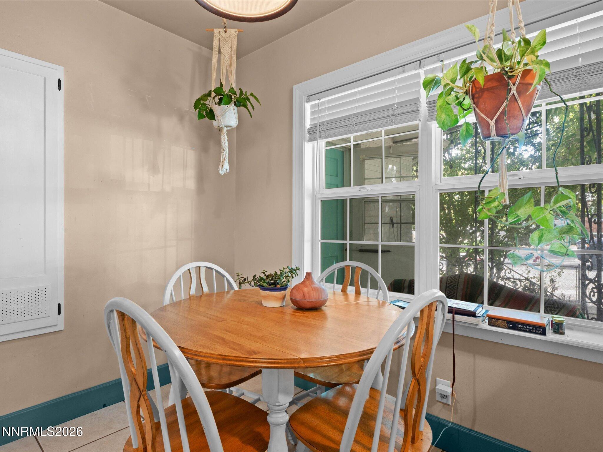 341 W Arroyo Street Property Photo 6