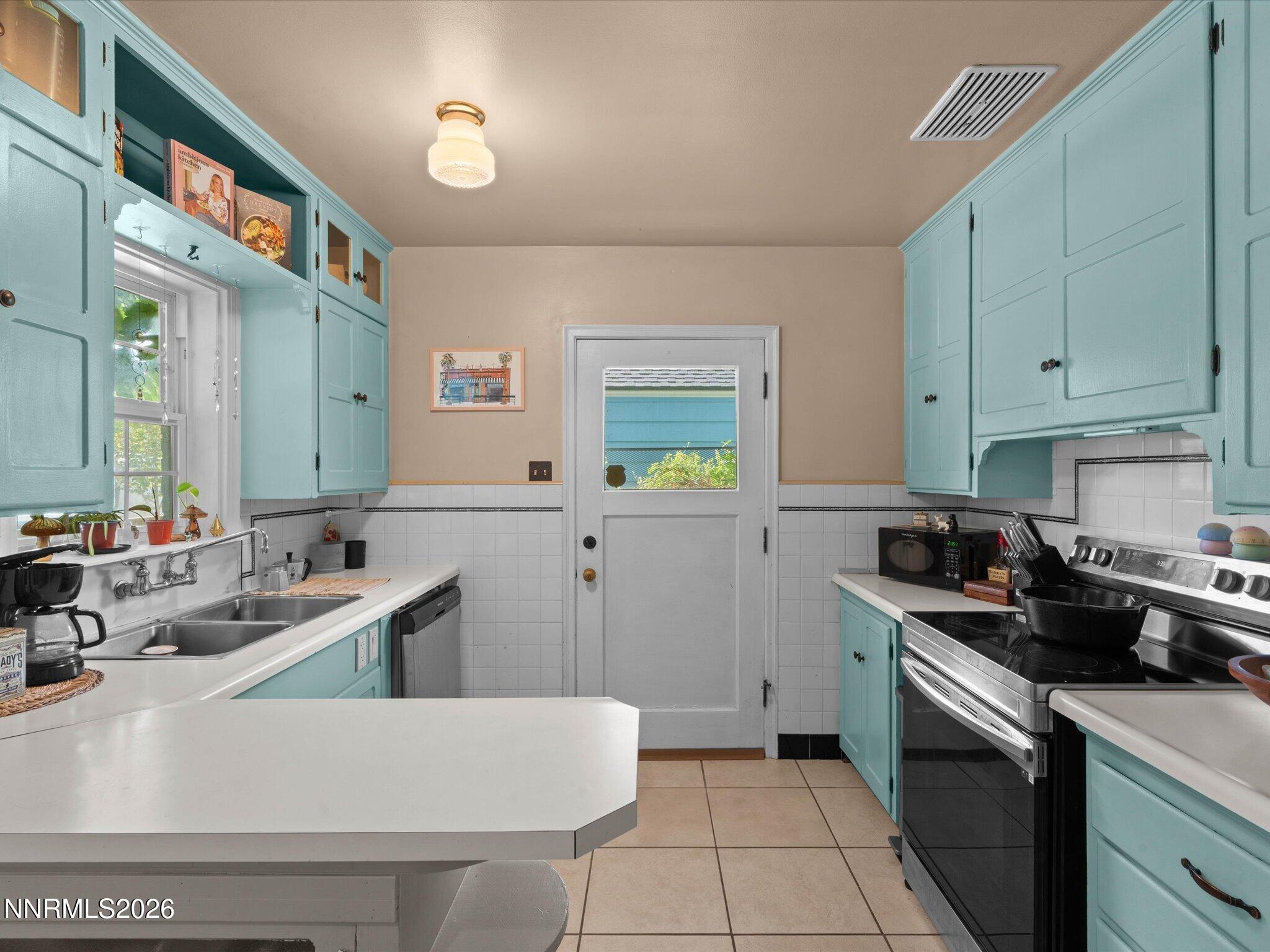 341 W Arroyo Street Property Photo 7