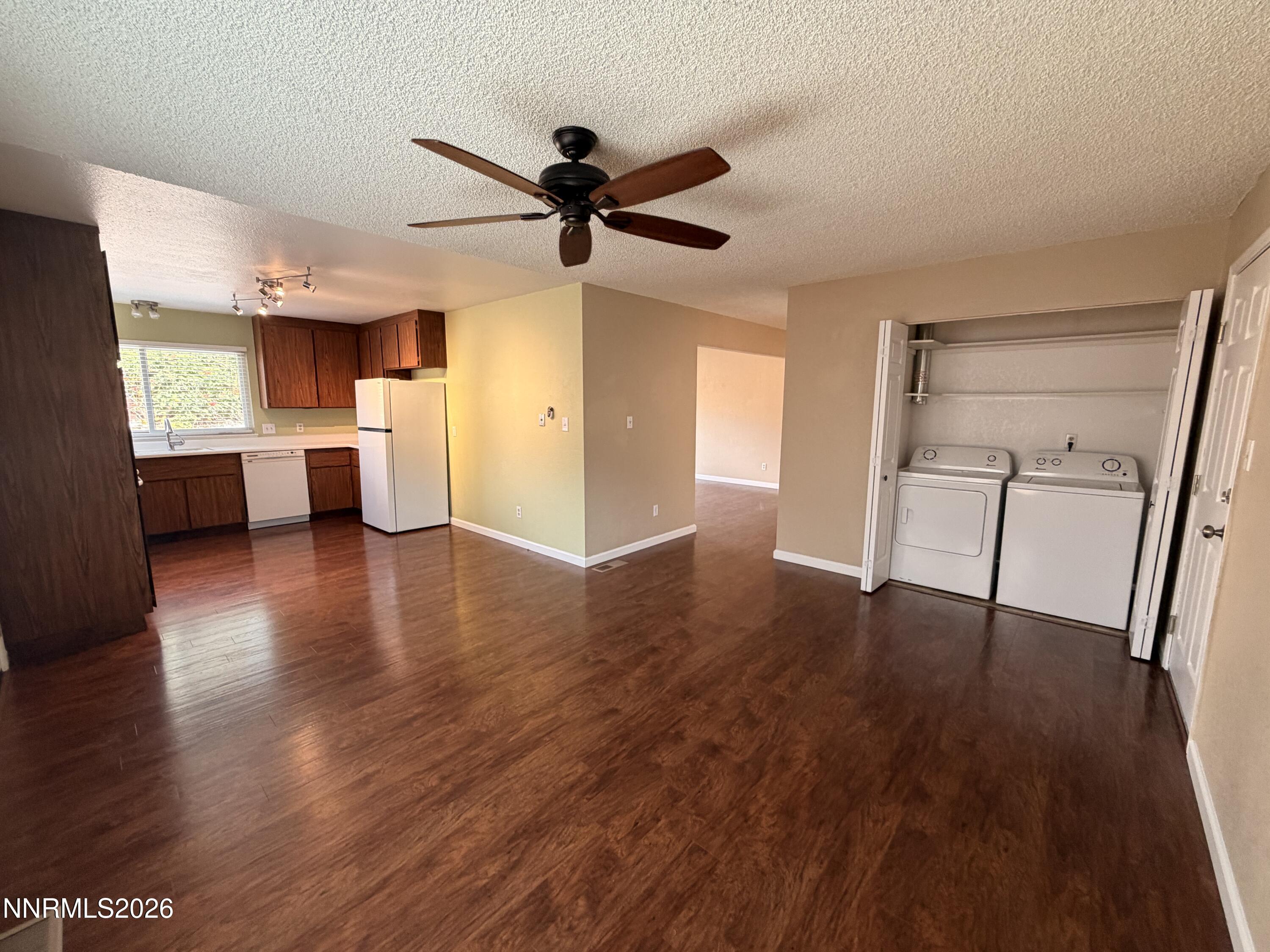 1076 Palmwood Drive Property Photo 7