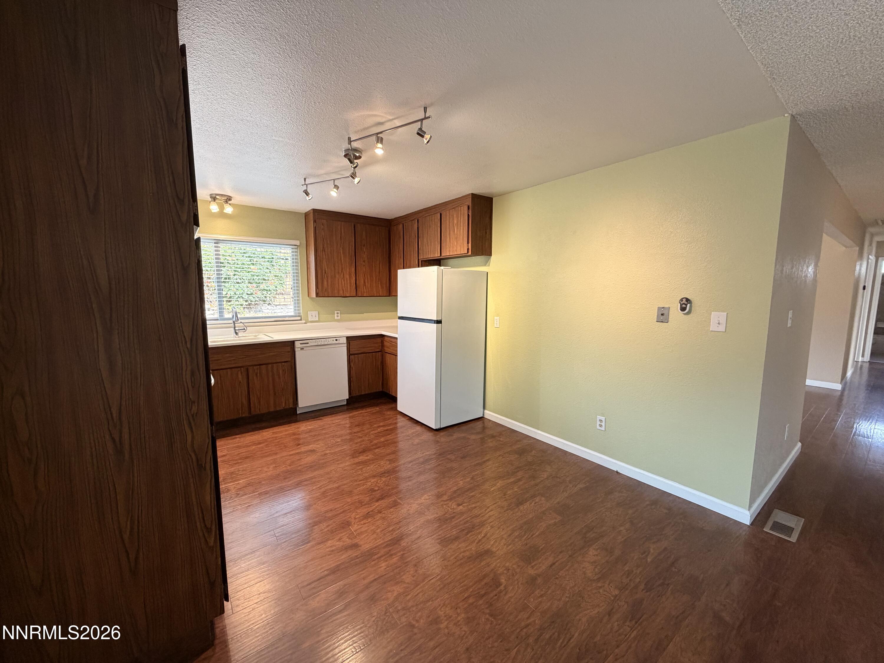 1076 Palmwood Drive Property Photo 10