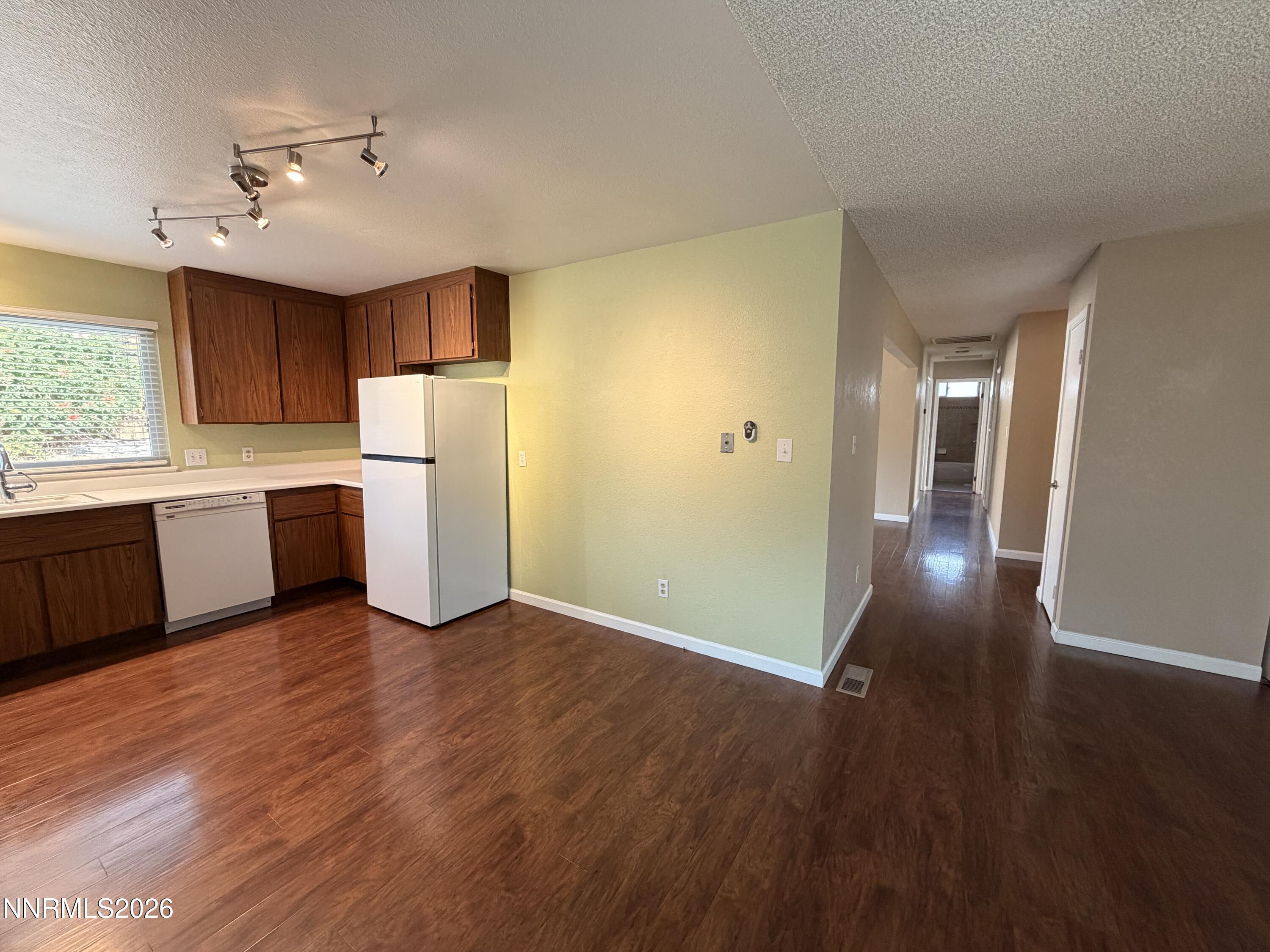 1076 Palmwood Drive Property Photo 11