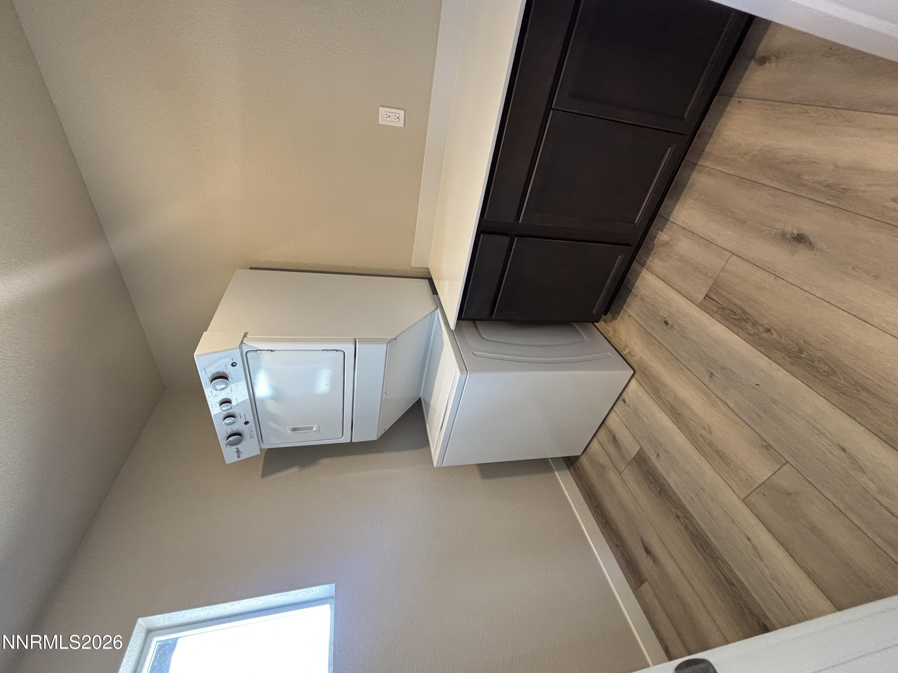 608 Crossing Circle Property Photo 11