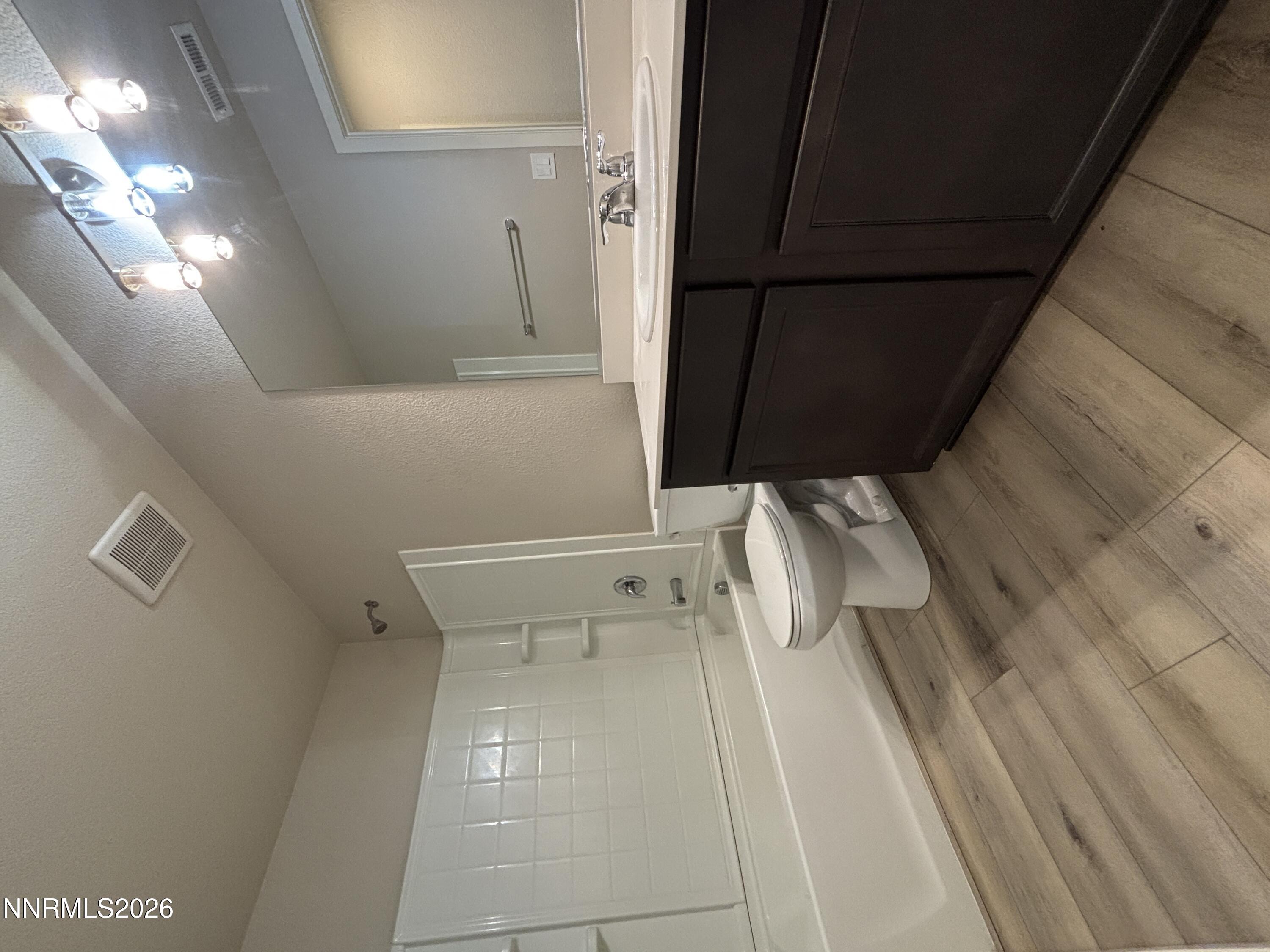 608 Crossing Circle Property Photo 16