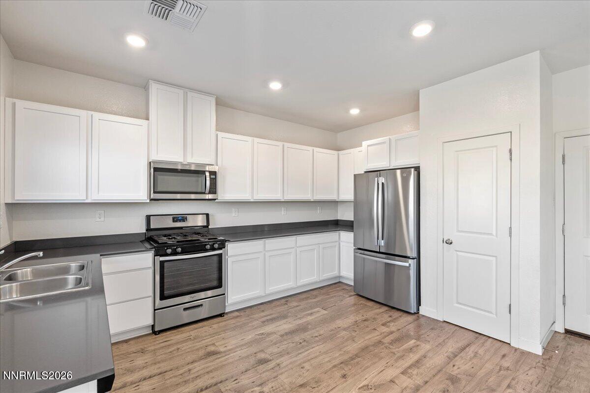 8879 Gazing Star Drive Property Photo 7