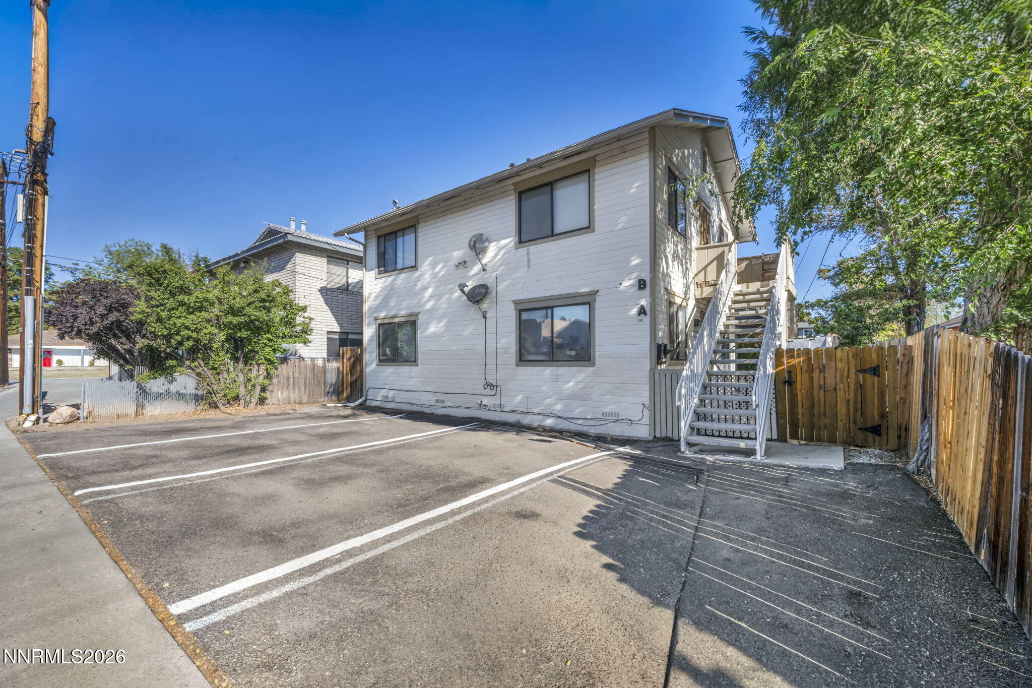 312 E Taylor Street Property Photo 8