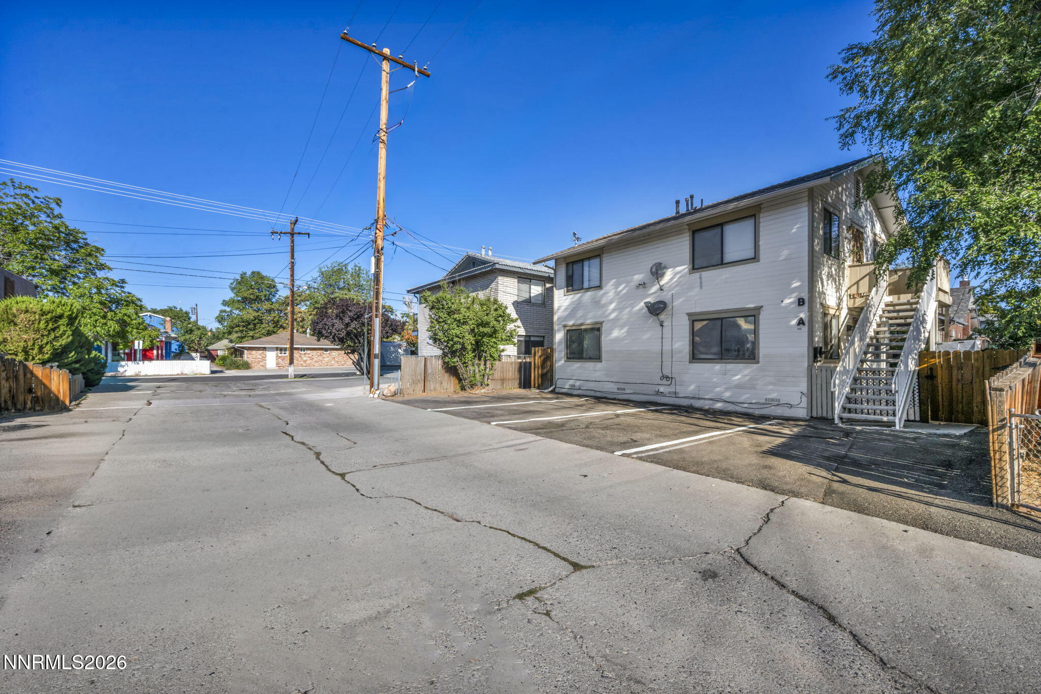 312 E Taylor Street Property Photo 9