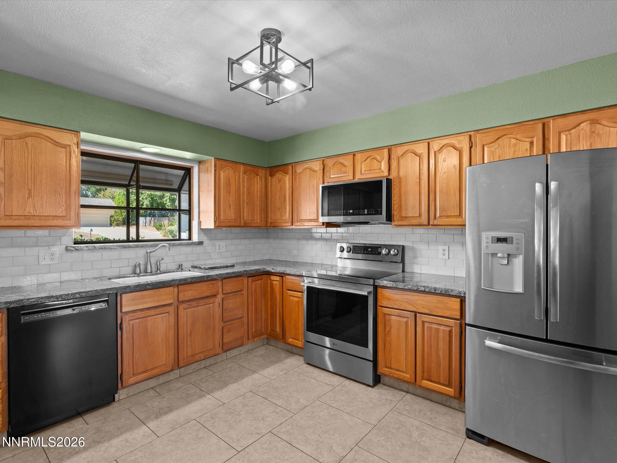 13005 South Hills Drive Property Photo 2