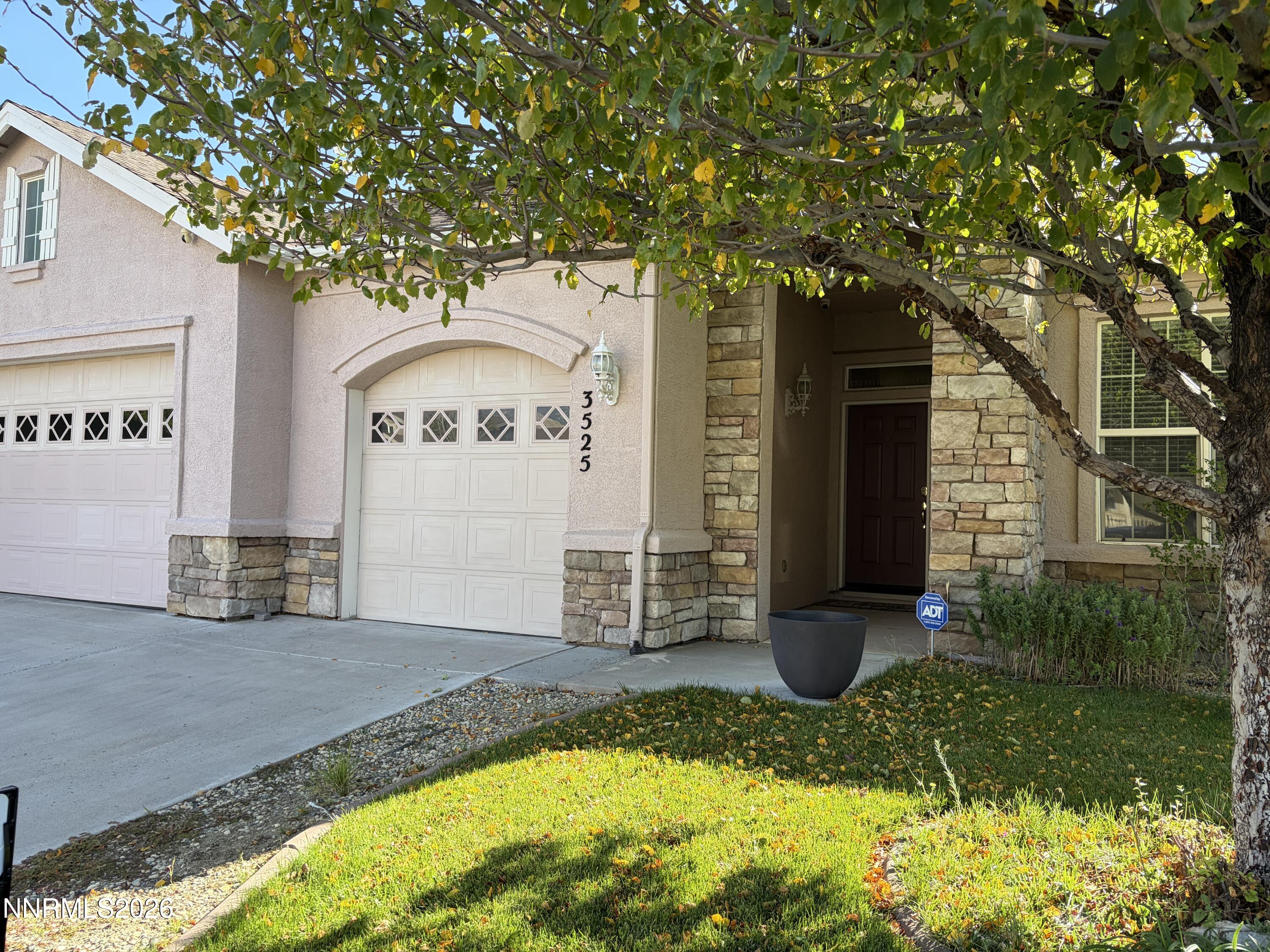 3525 Silverado Drive Property Photo 2