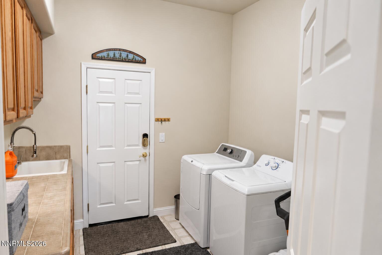3525 Silverado Drive Property Photo 17