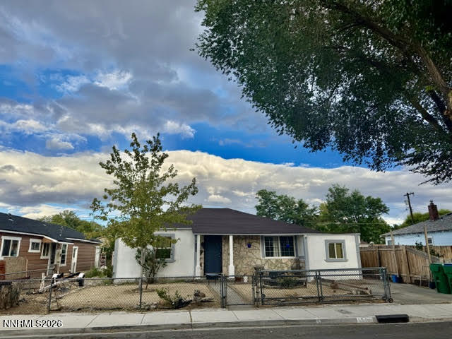 1000 1st Street Property Photo 2
