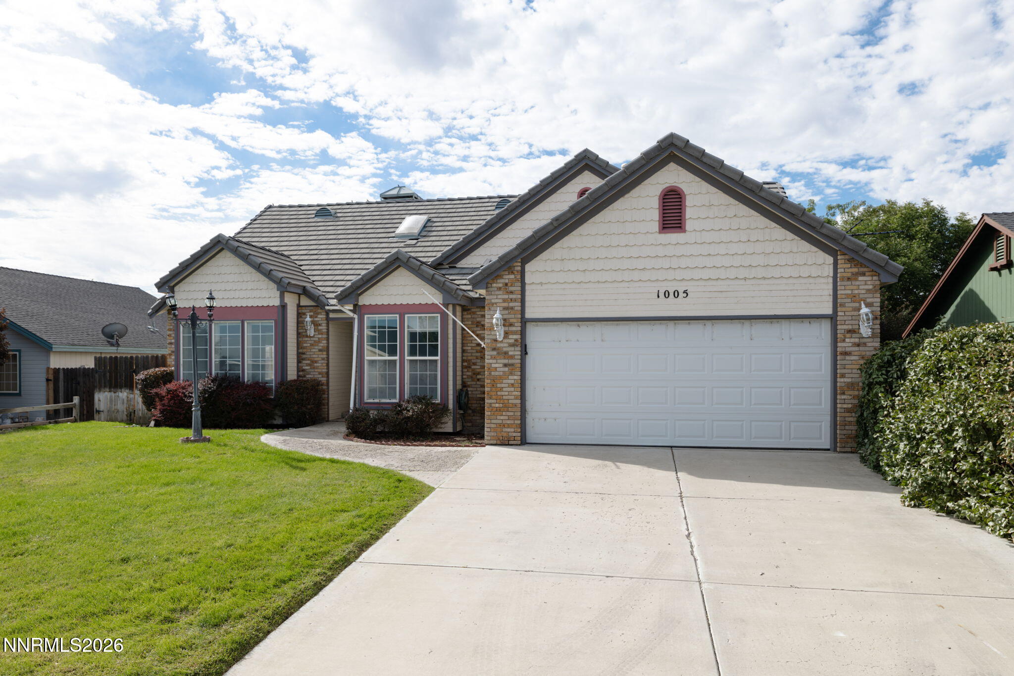 1005 Rose Bud Way Property Photo 2