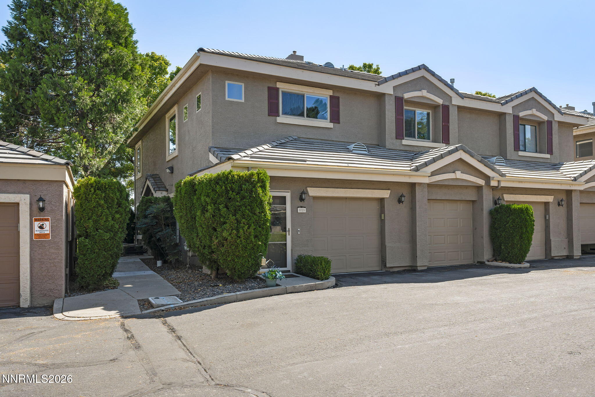 900 S Meadows Parkway 3721 Property Photo 2