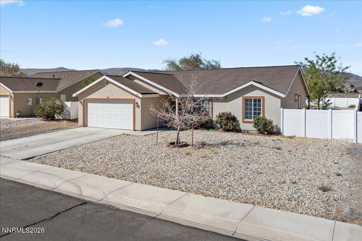 1342 White Bluffs Circle Property Photo 1
